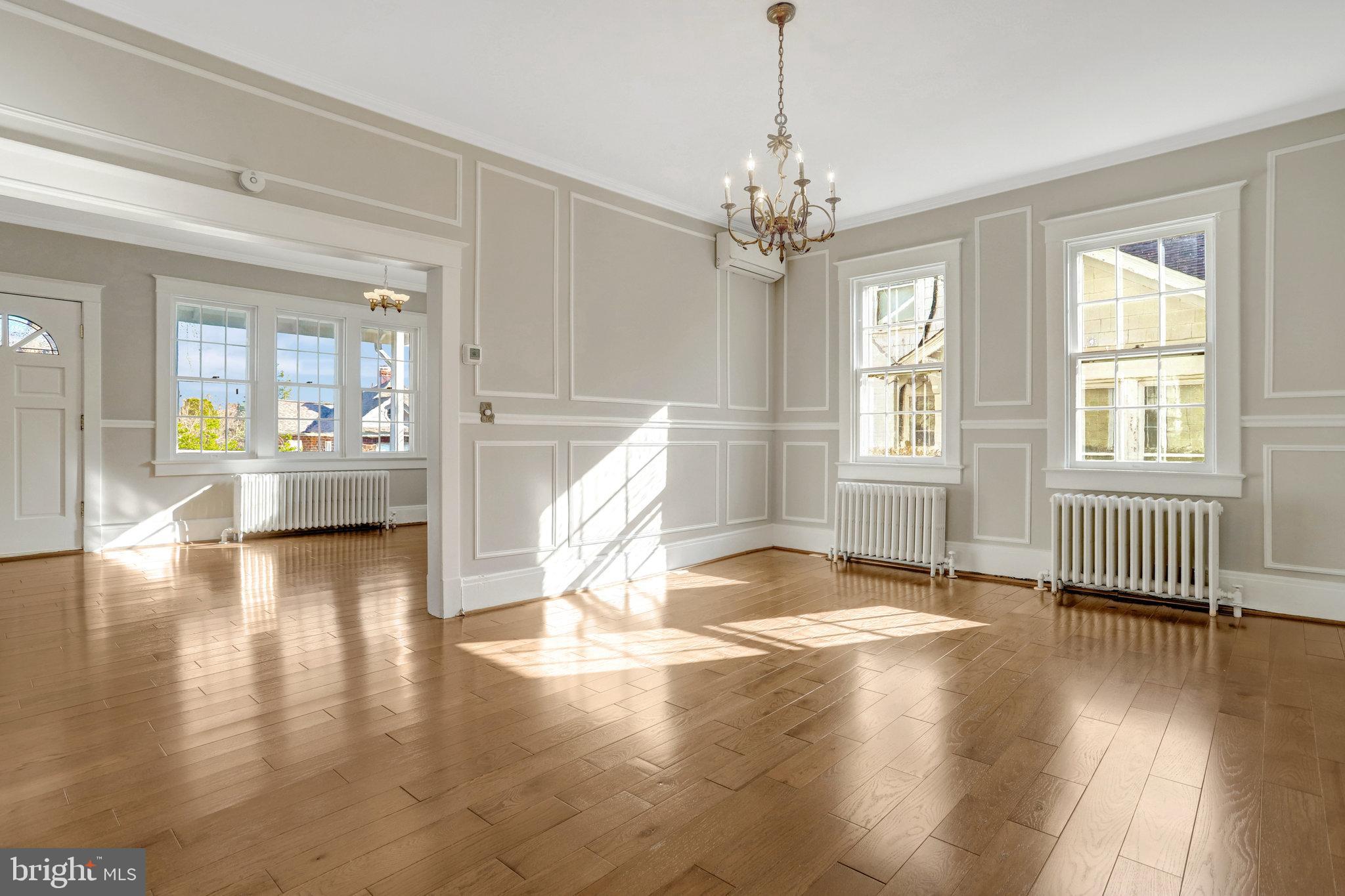 ROSEMONT PARK - Residential