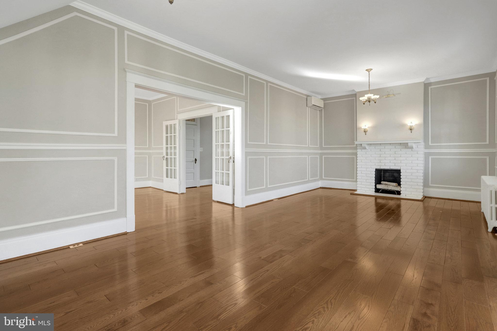 ROSEMONT PARK - Residential