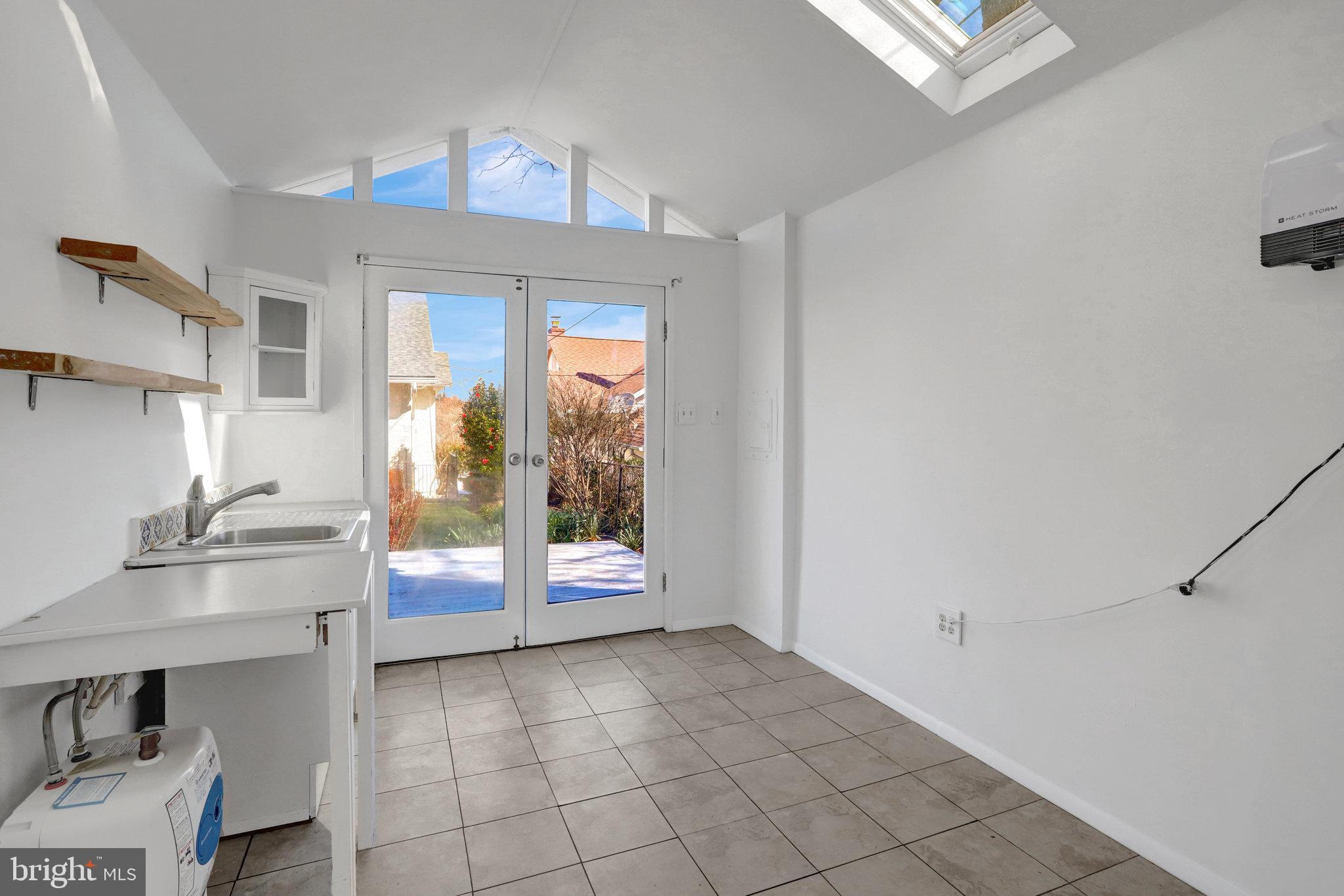 ROSEMONT PARK - Residential