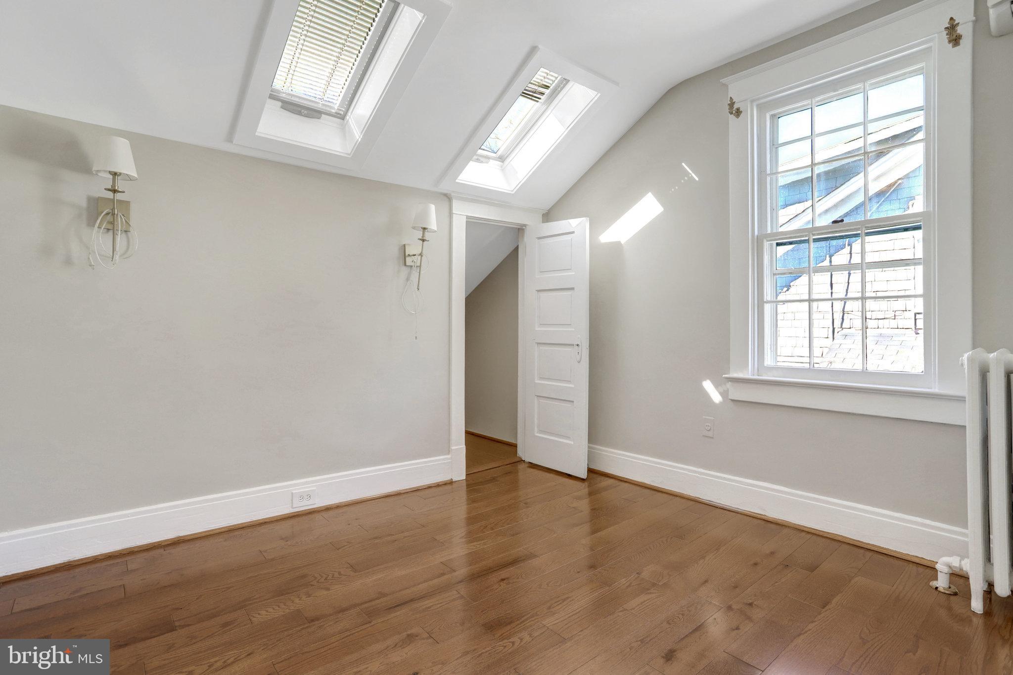 ROSEMONT PARK - Residential