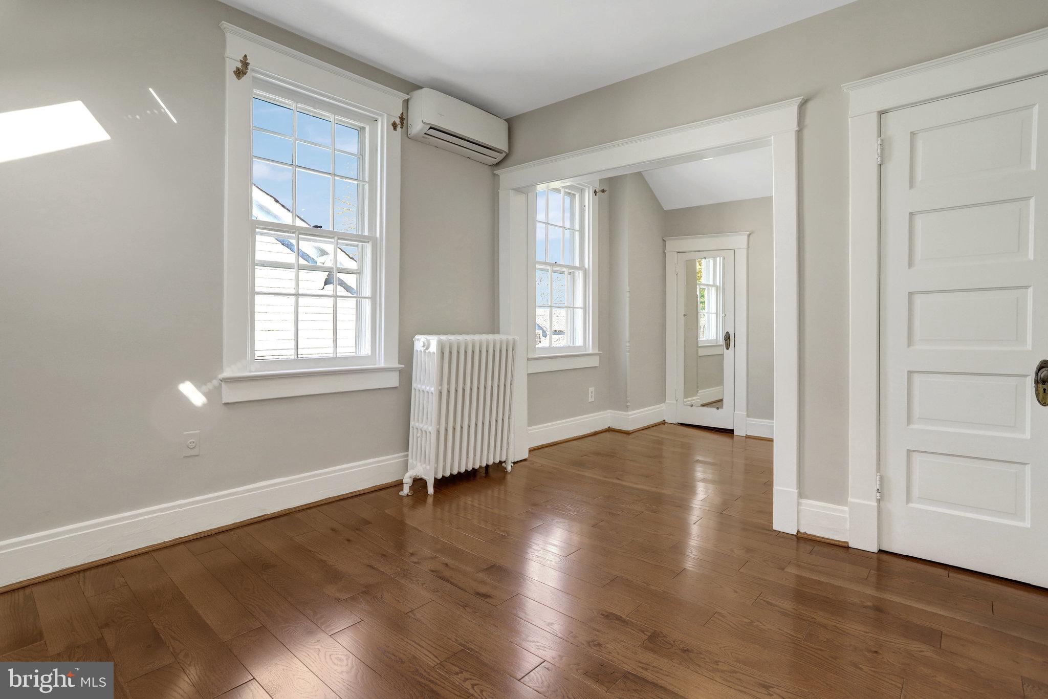 ROSEMONT PARK - Residential