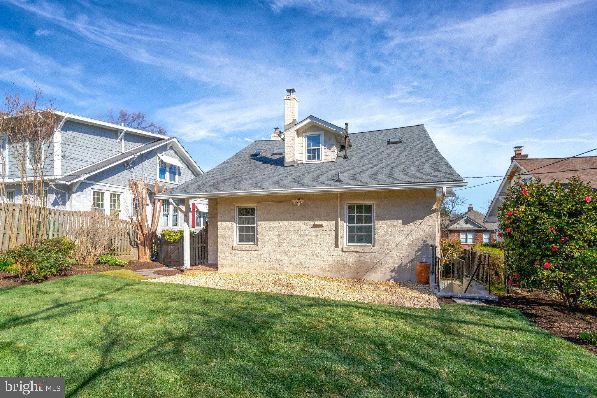 ROSEMONT PARK - Residential