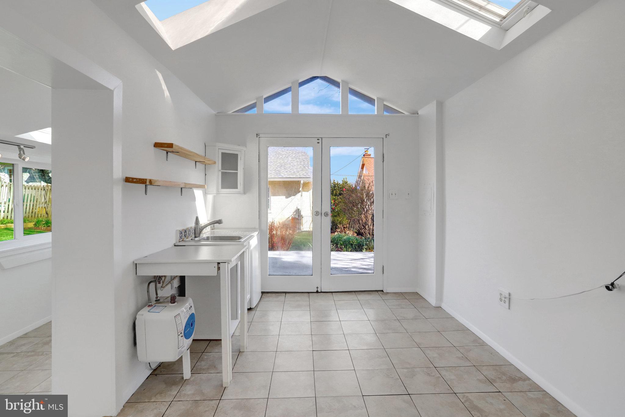 ROSEMONT PARK - Residential