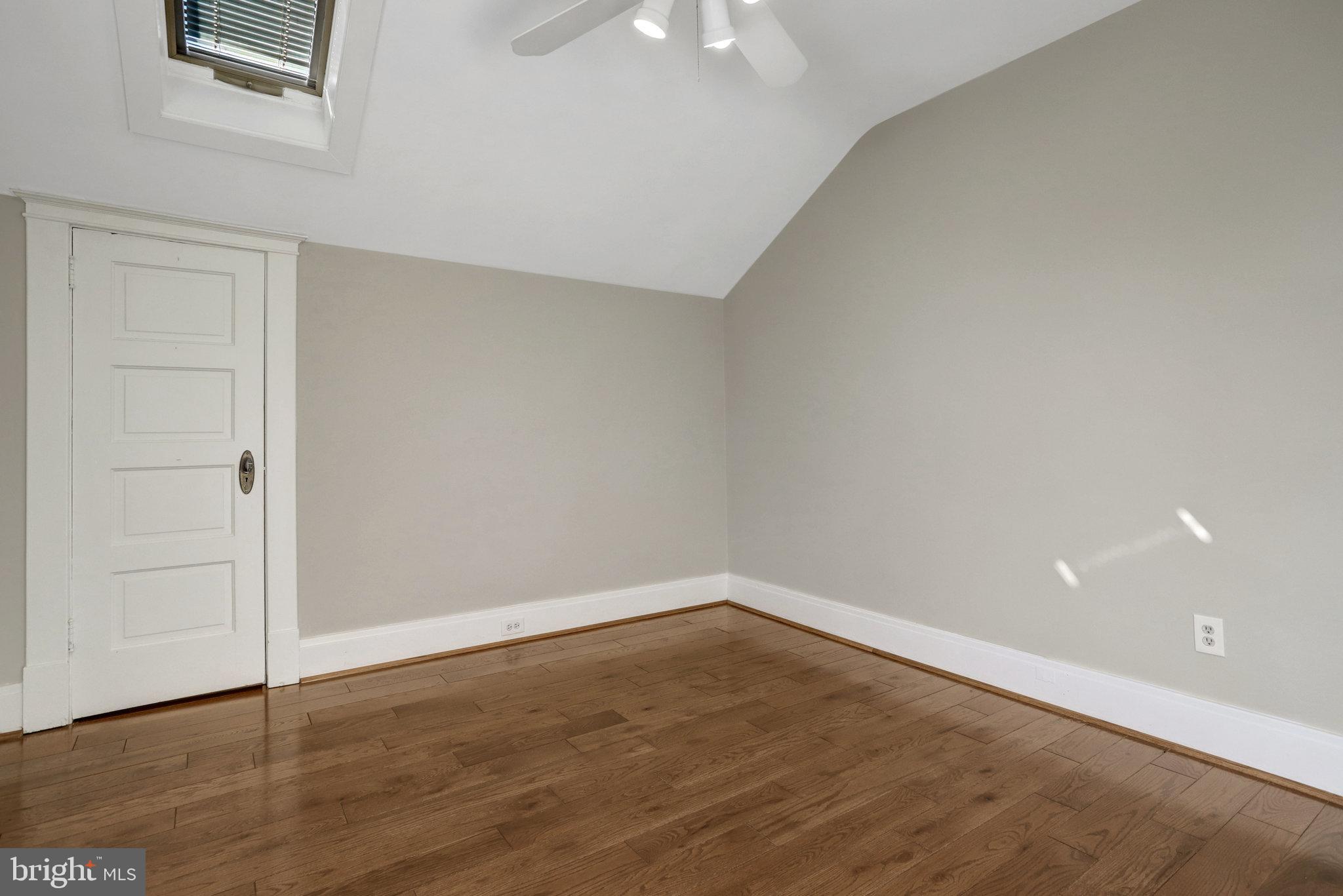 ROSEMONT PARK - Residential