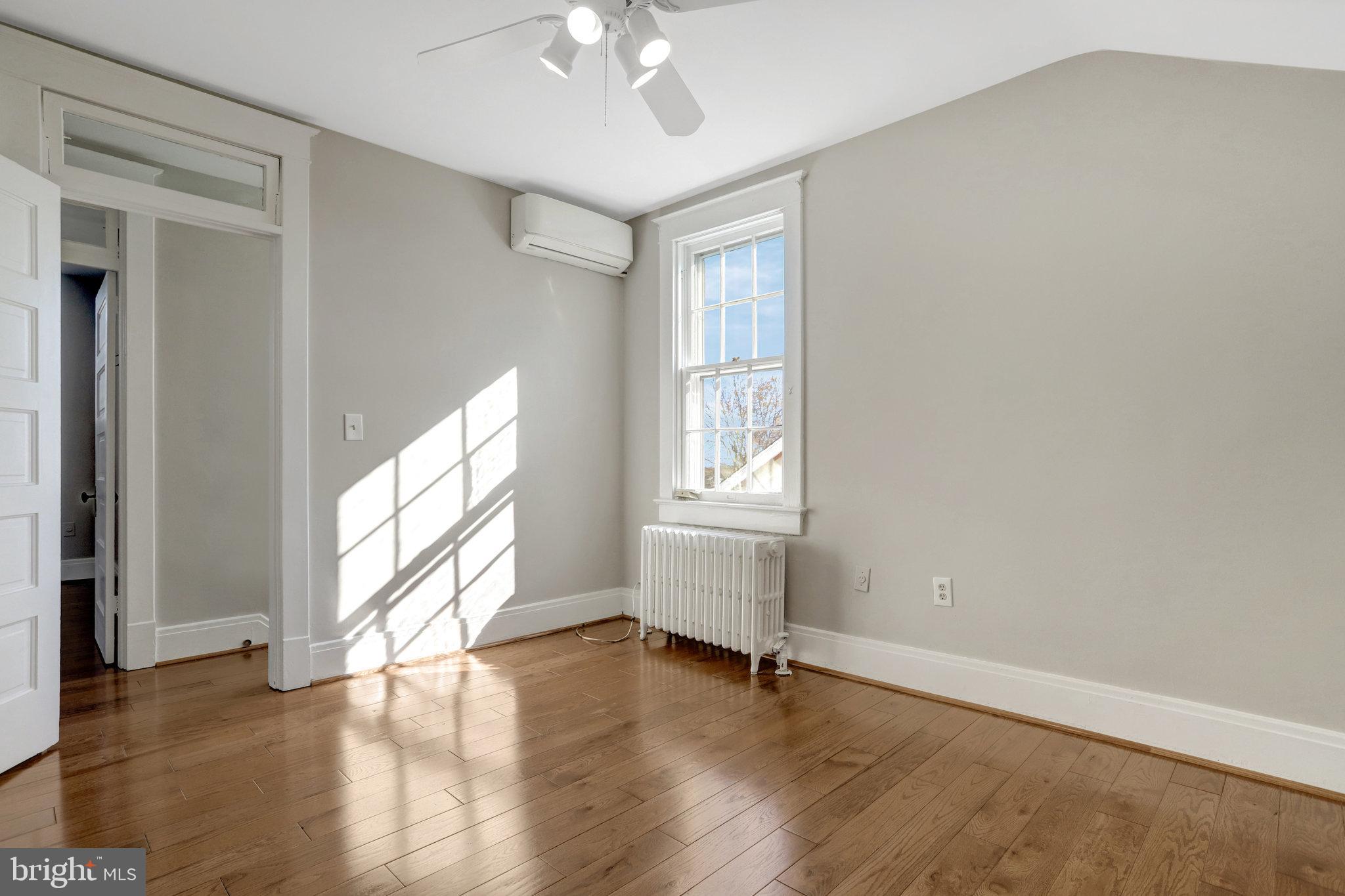 ROSEMONT PARK - Residential