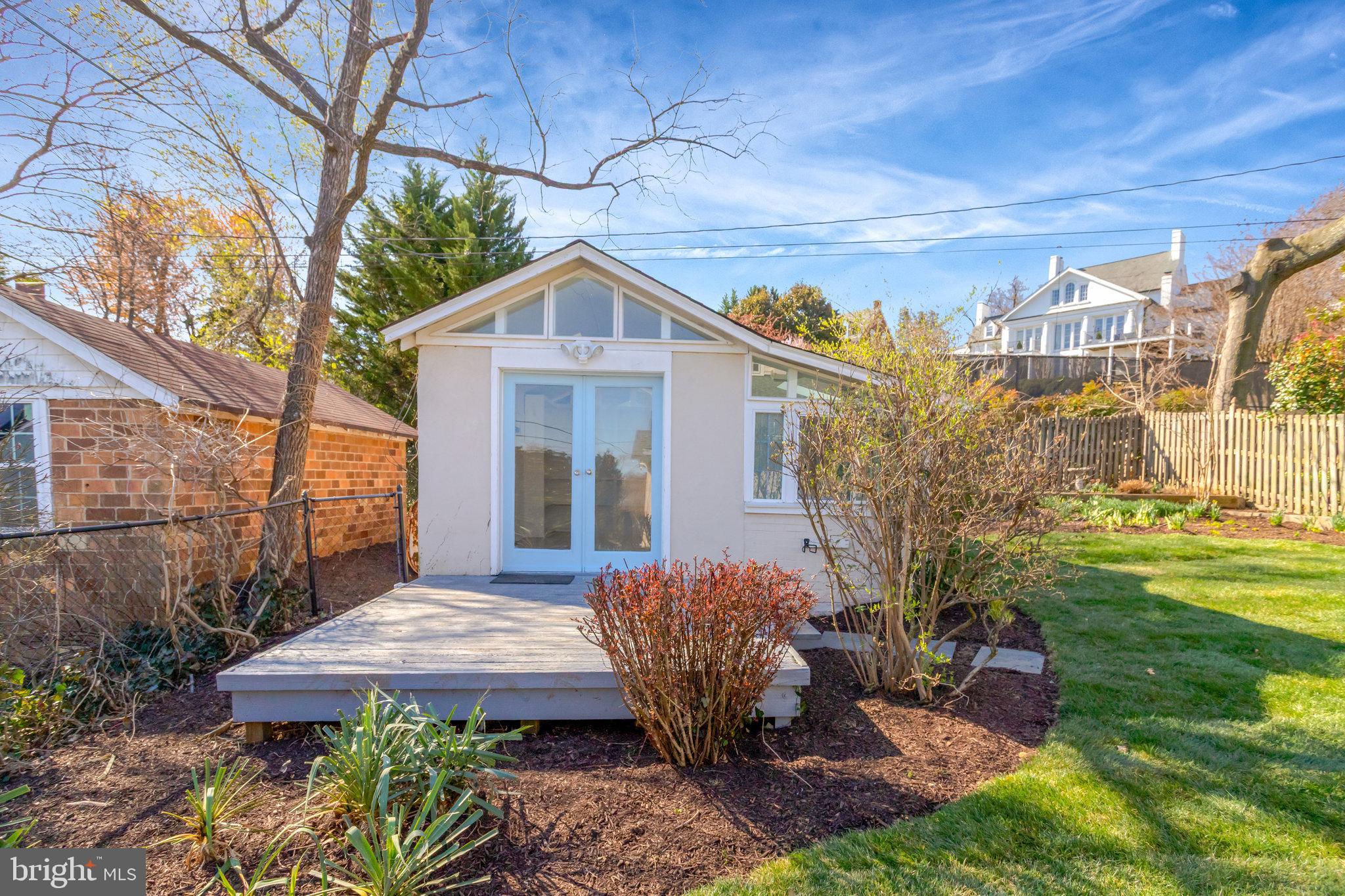 ROSEMONT PARK - Residential