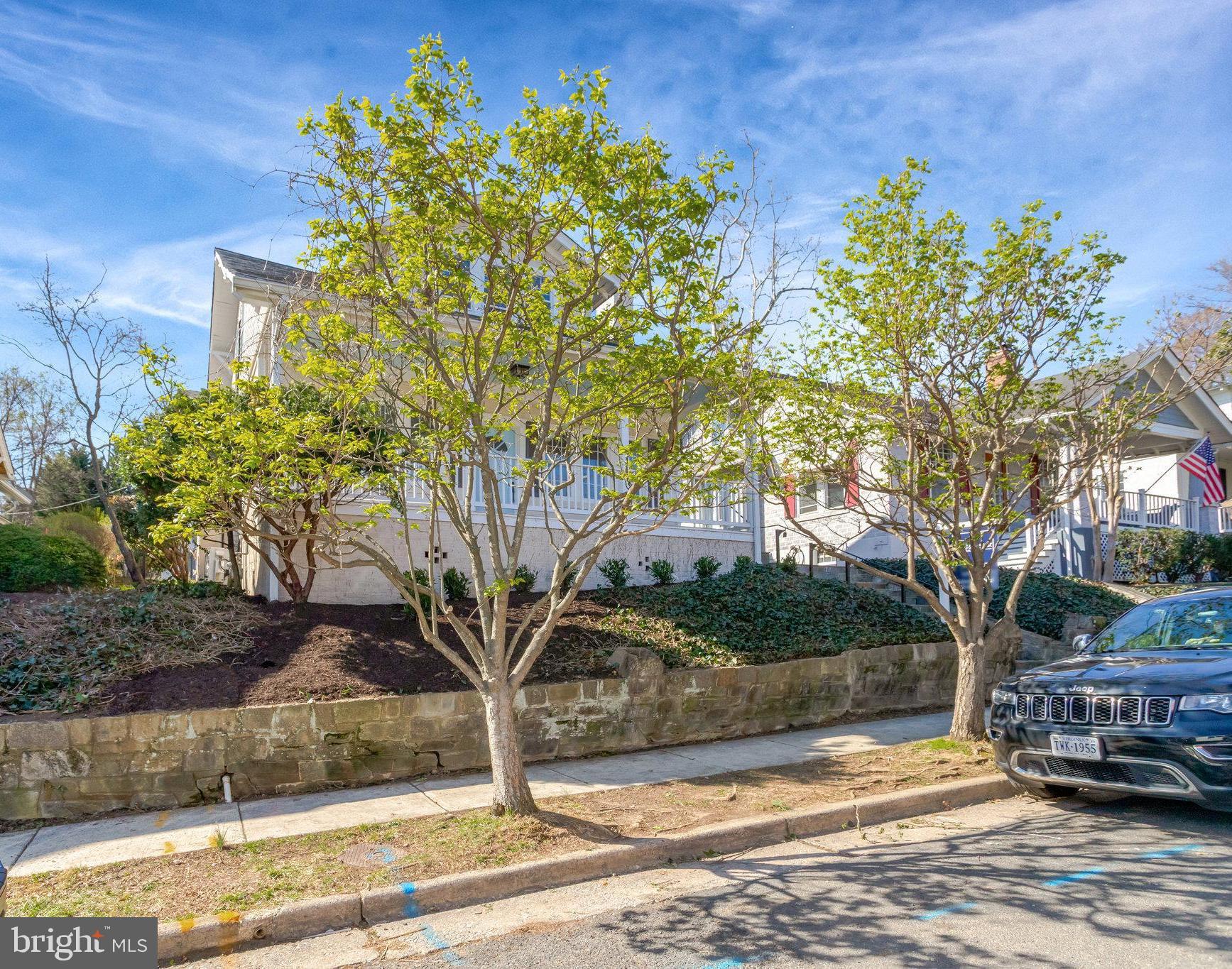 ROSEMONT PARK - Residential