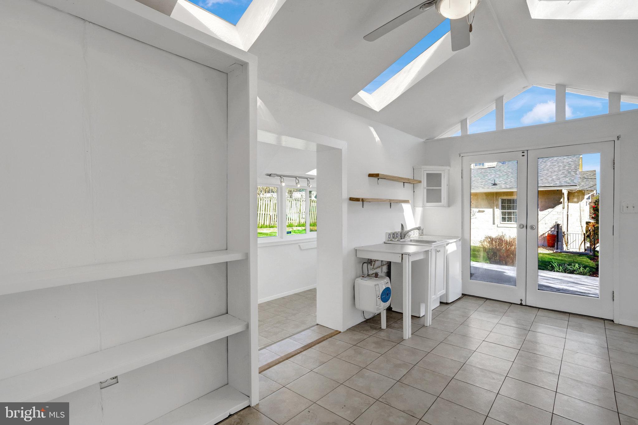 ROSEMONT PARK - Residential