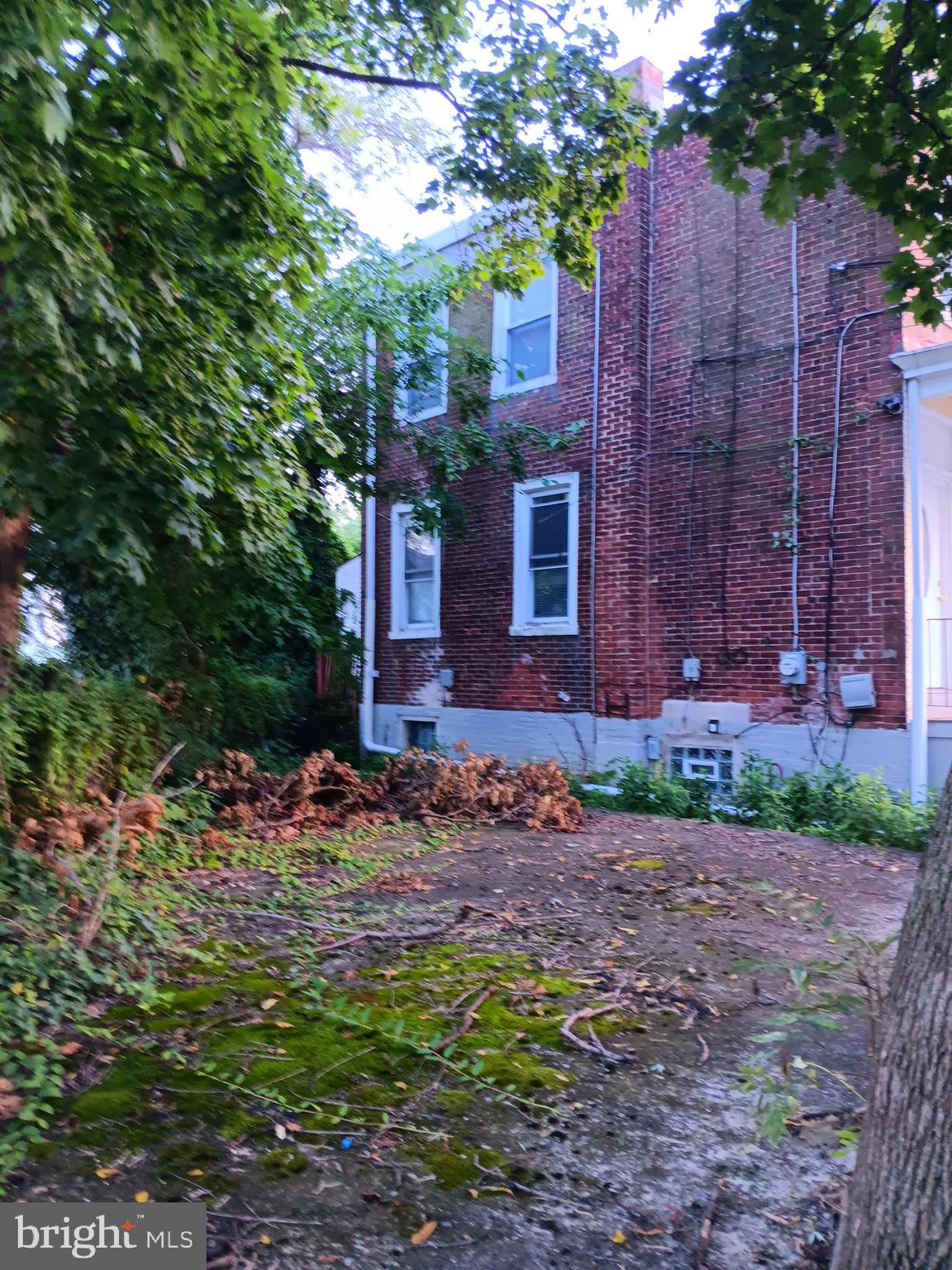 614 COLUMBIA AVENUE