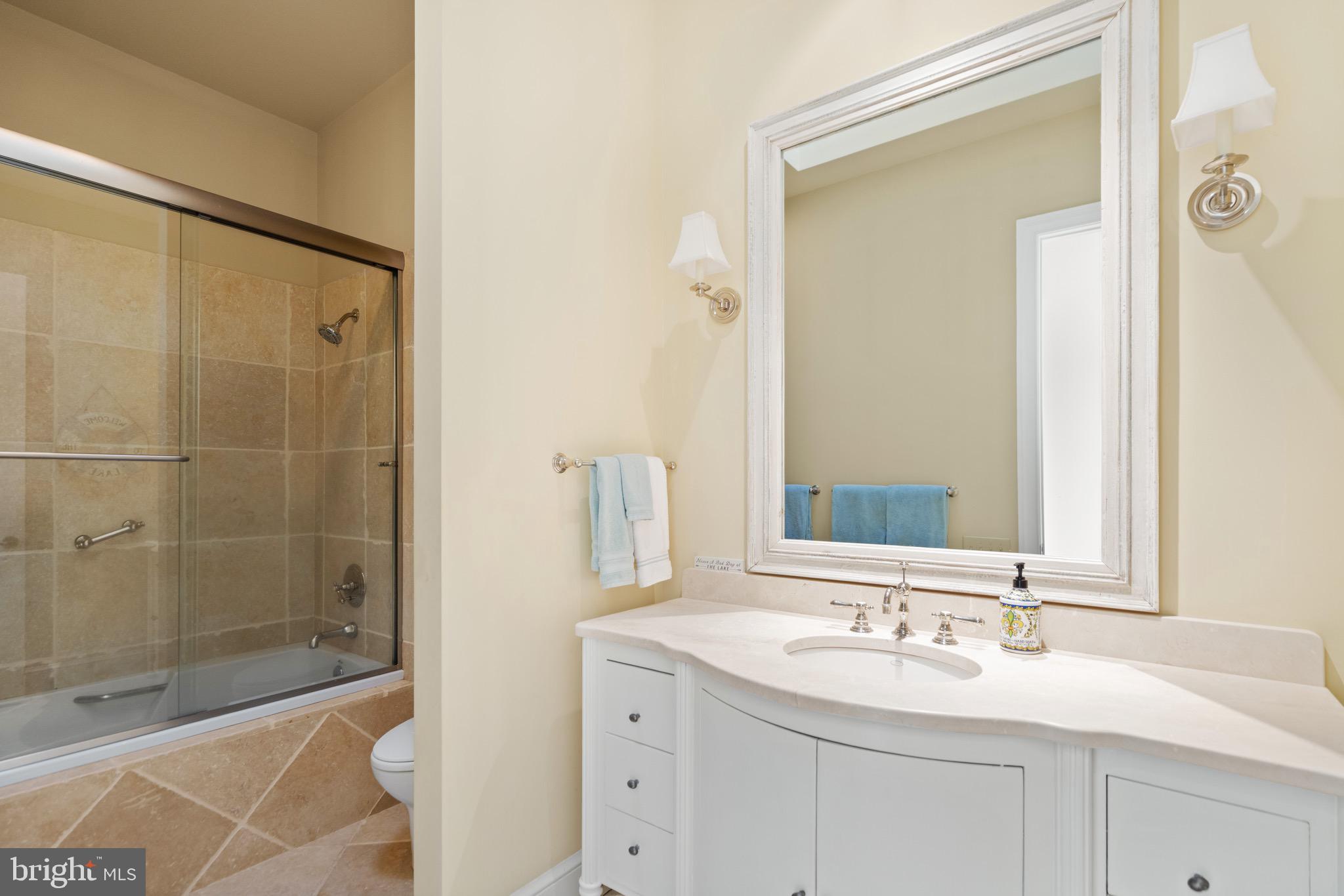 CUCKOOS NEST - Residential