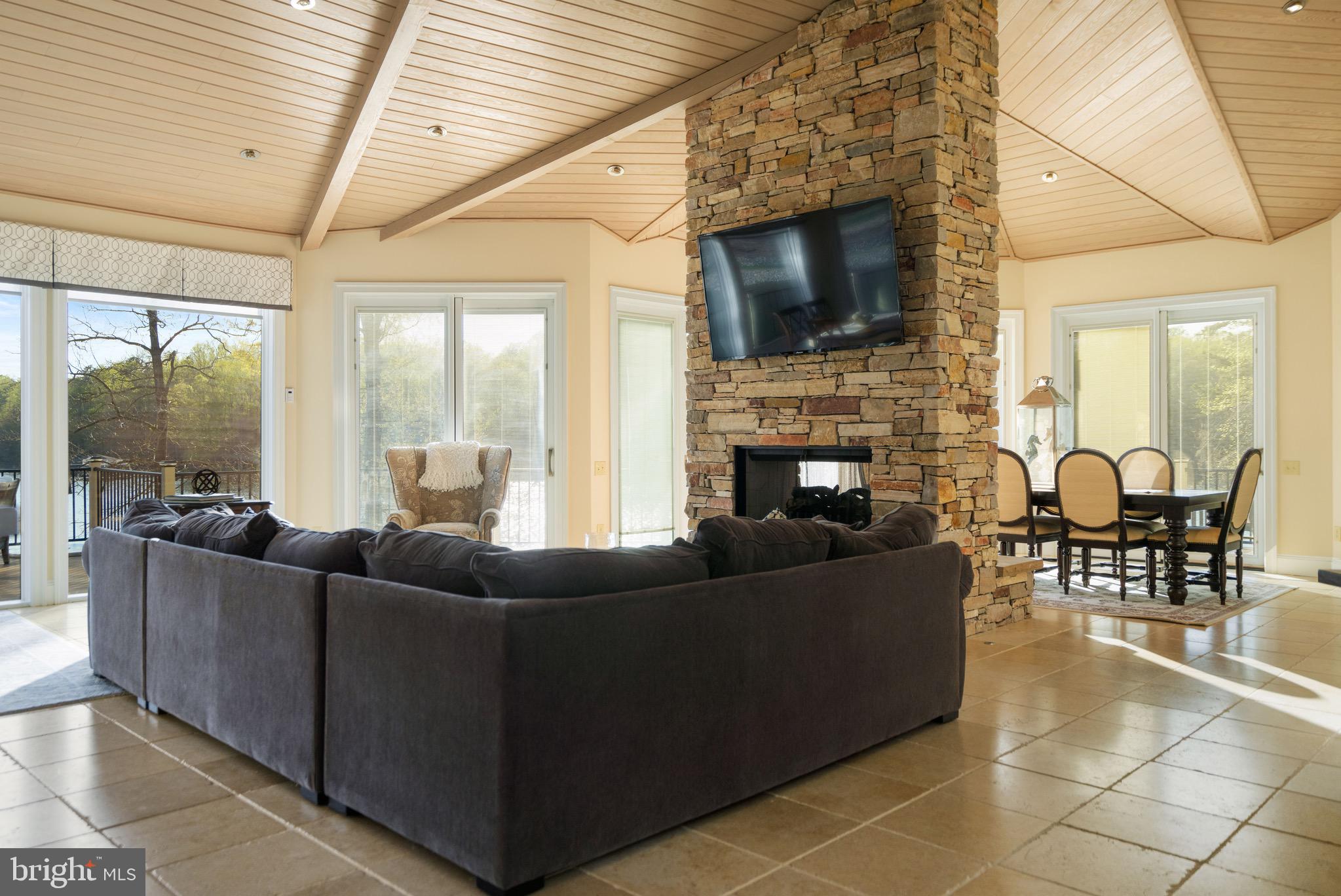 CUCKOOS NEST - Residential