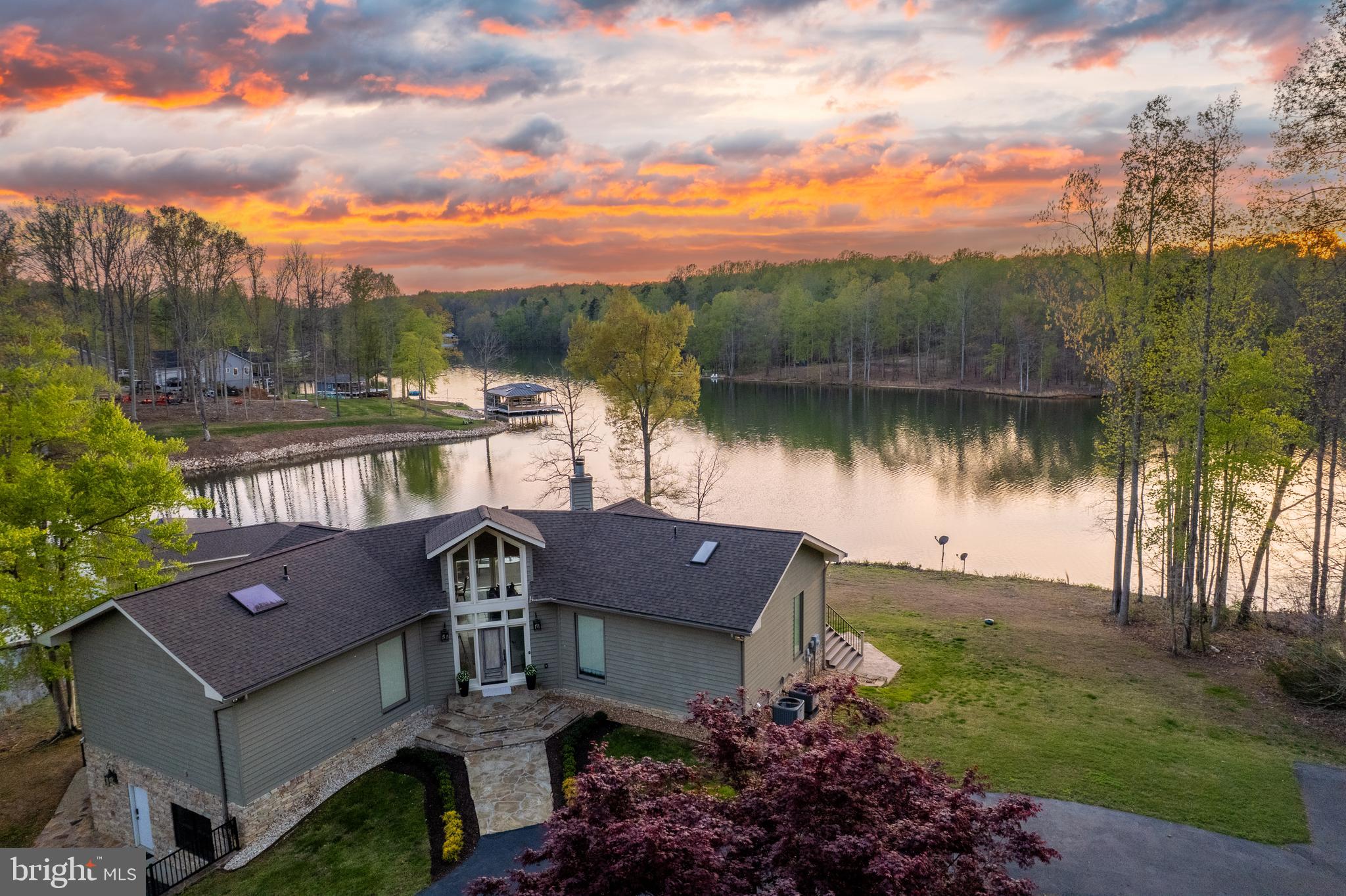 CUCKOOS NEST - Residential