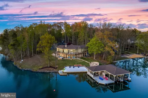 163 Rose Cir,Lake Anna, Bumpass, VA MLS: VALA2007588