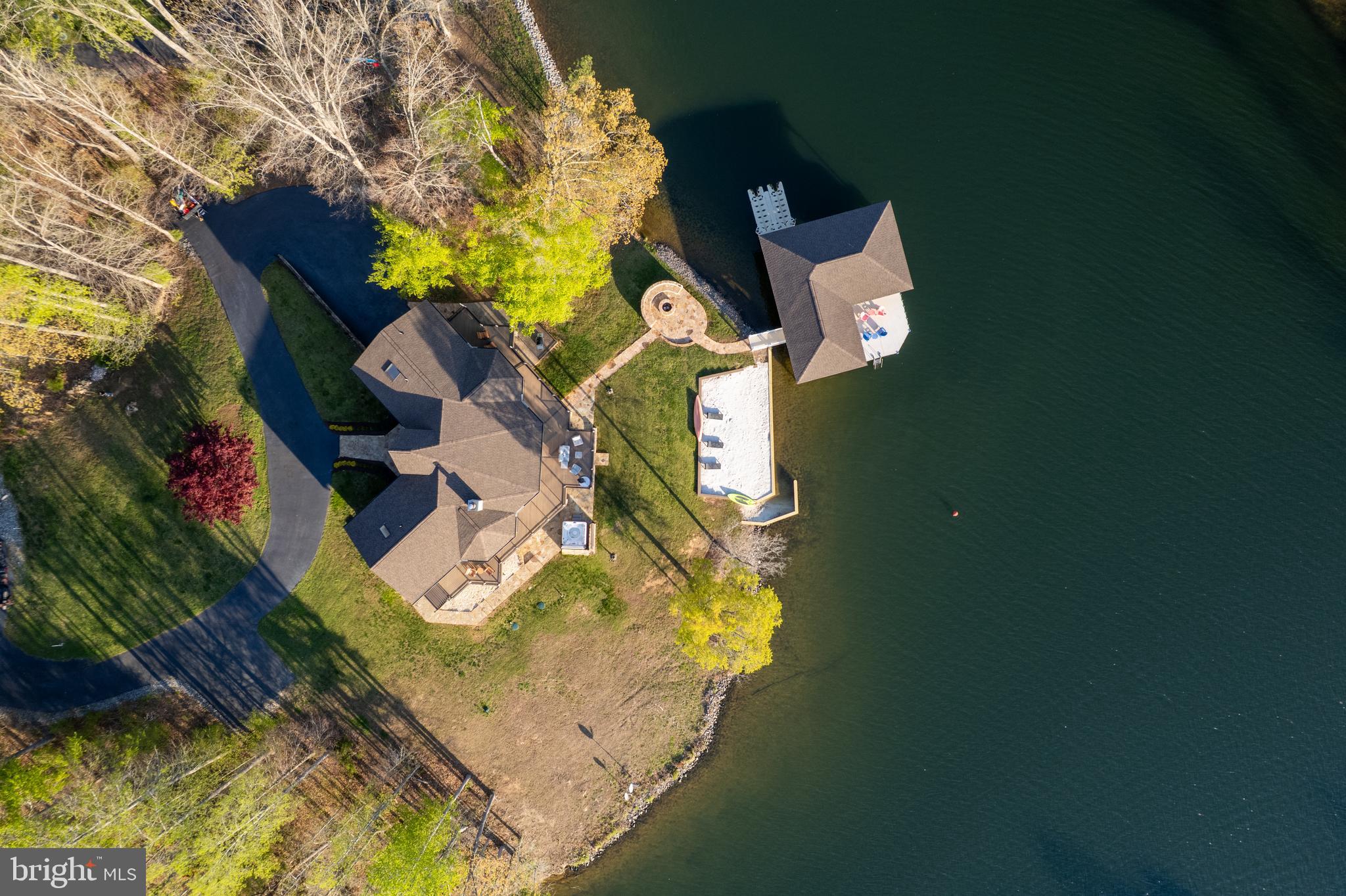 CUCKOOS NEST - Residential