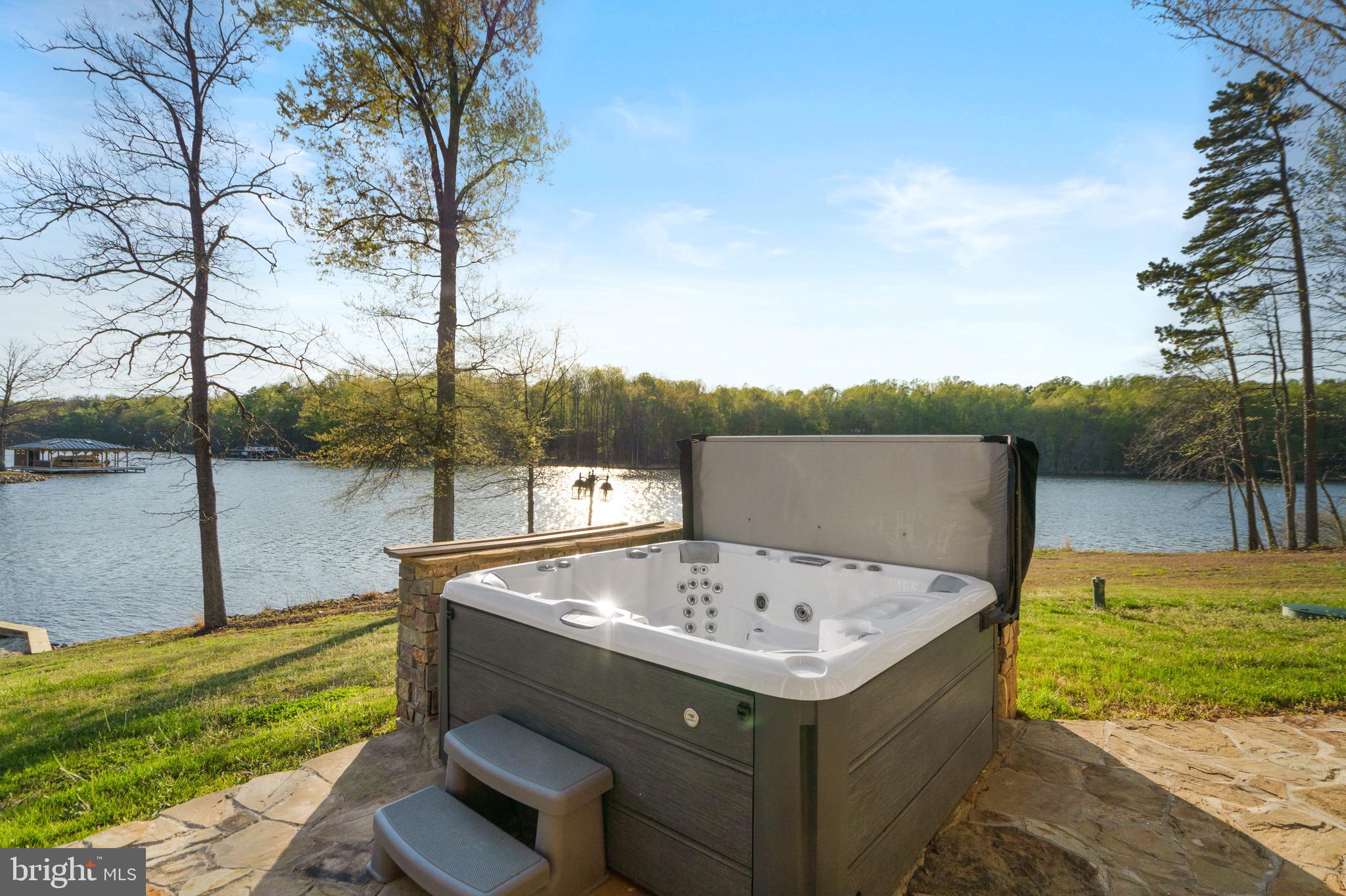 CUCKOOS NEST - Residential