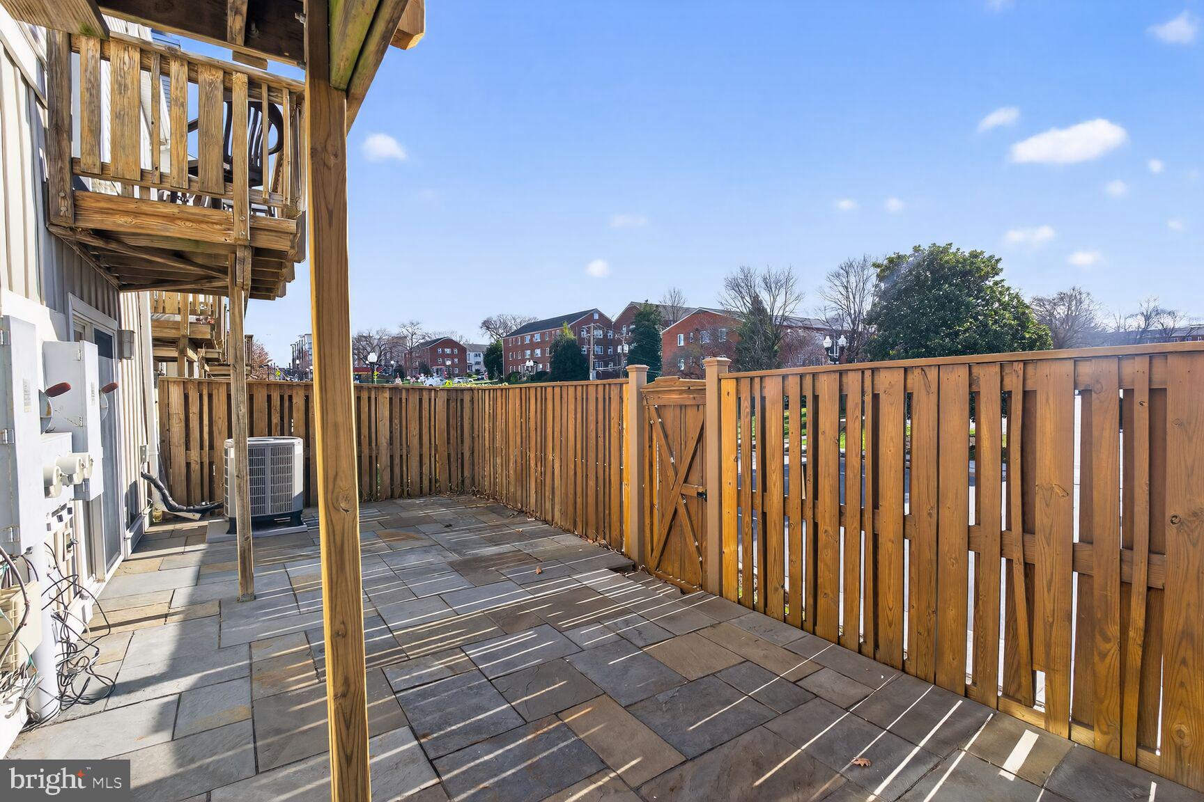 DUNDREE KNOLL - Residential