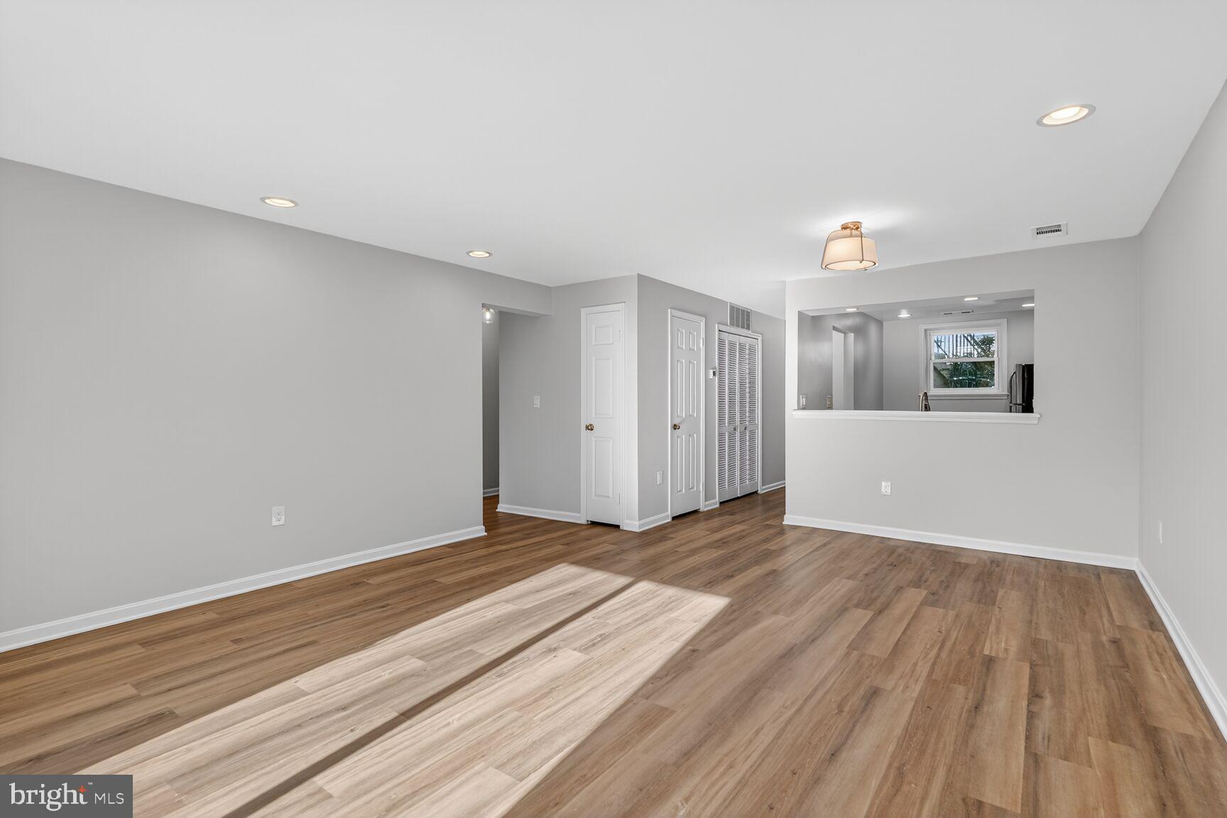 DUNDREE KNOLL - Residential