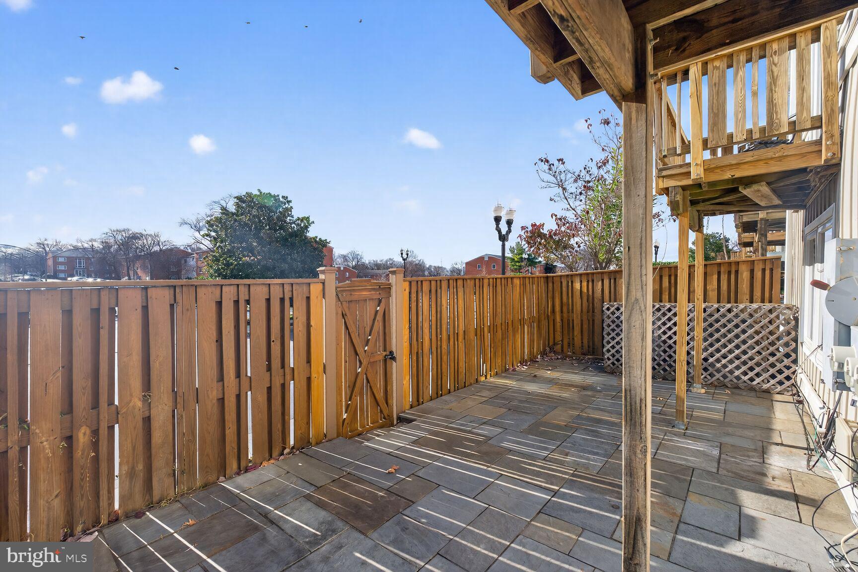 DUNDREE KNOLL - Residential