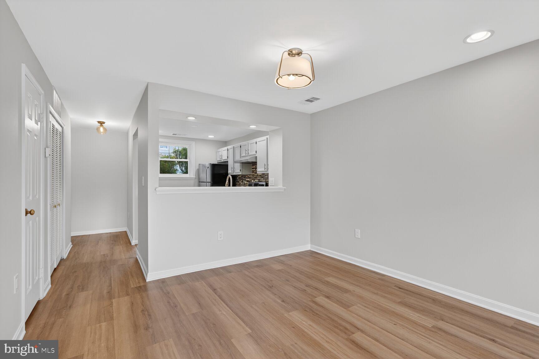 DUNDREE KNOLL - Residential