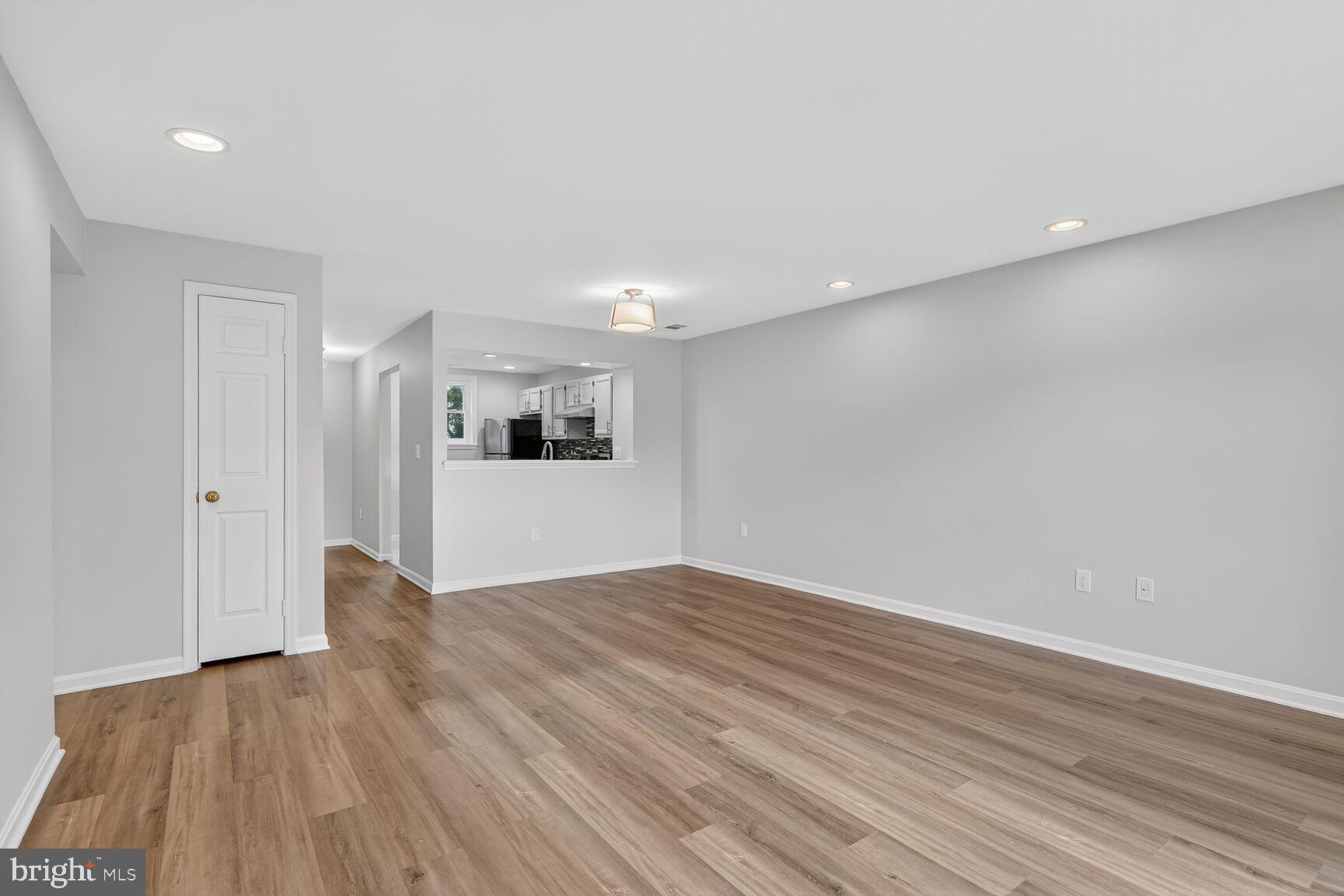 DUNDREE KNOLL - Residential