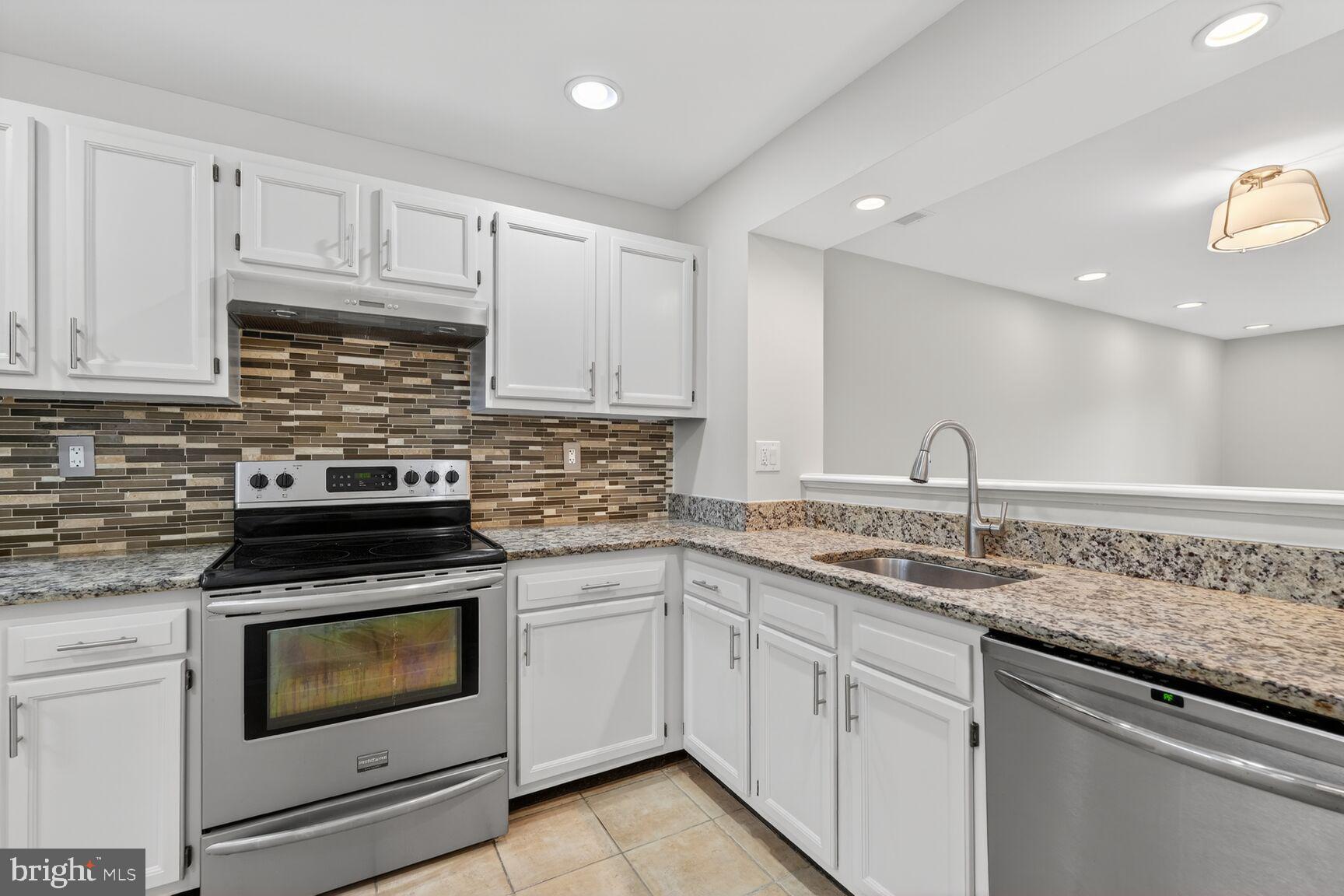 DUNDREE KNOLL - Residential