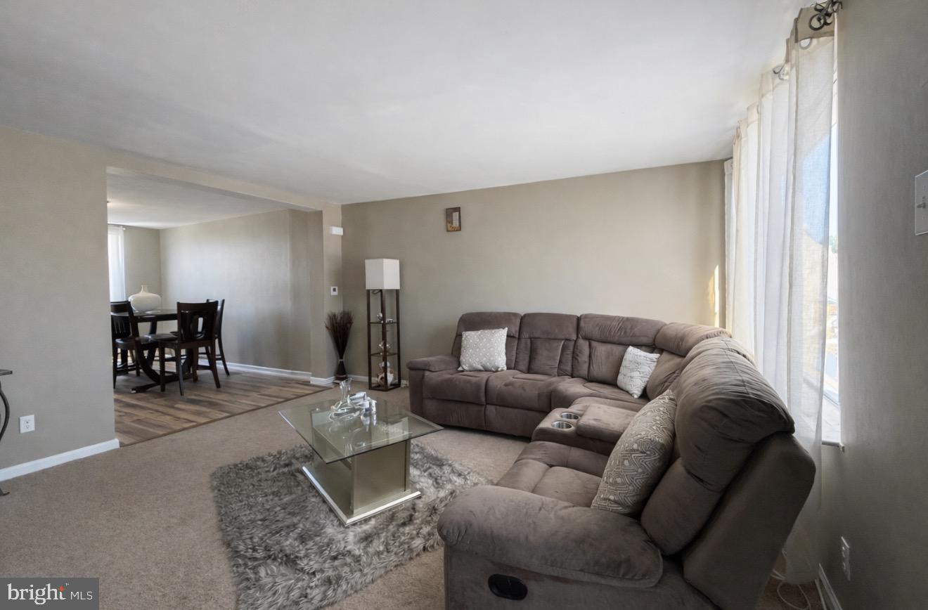 7537 OVERBROOK AVENUE