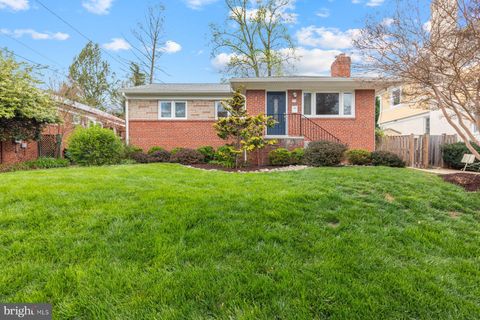 Photo of 4915 Flanders Avenue, Kensington, MD 20895 (MLS # MDMC2127256) Photo of 4915 Flanders Avenue, Kensington, MD 20895 (MLS # MDMC2127256)
