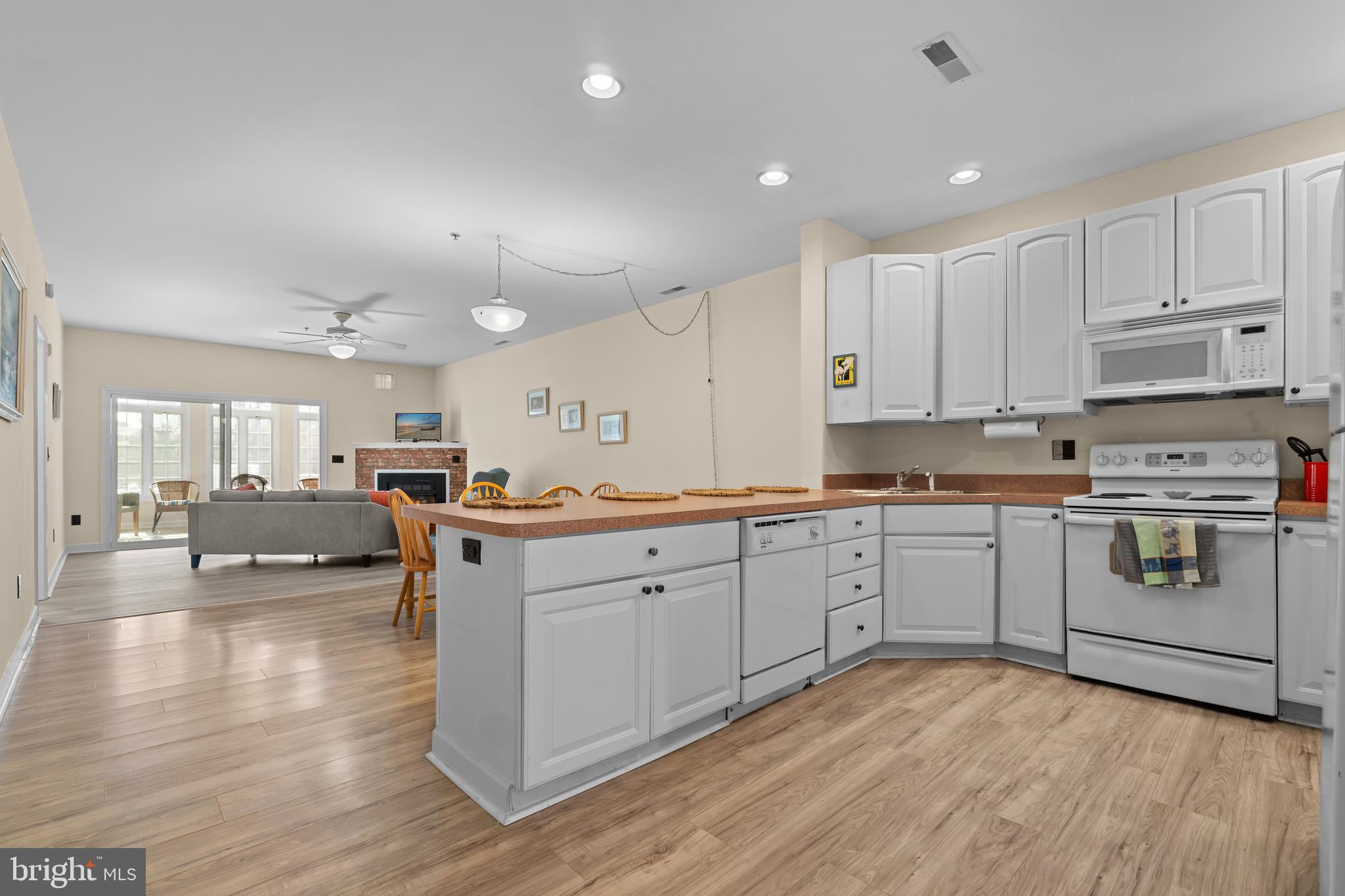 SUMMERLYN - Residential