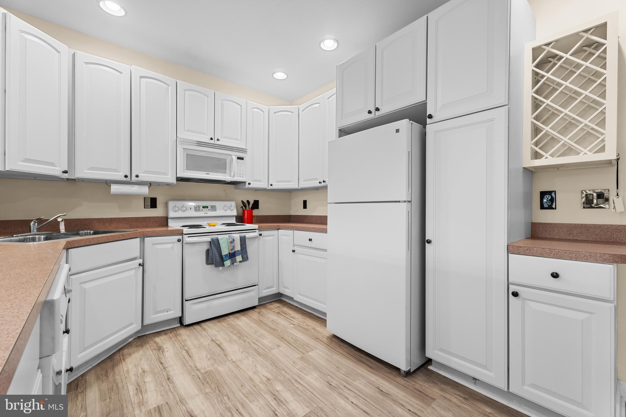 34297 SUMMERLYN DRIVE 502