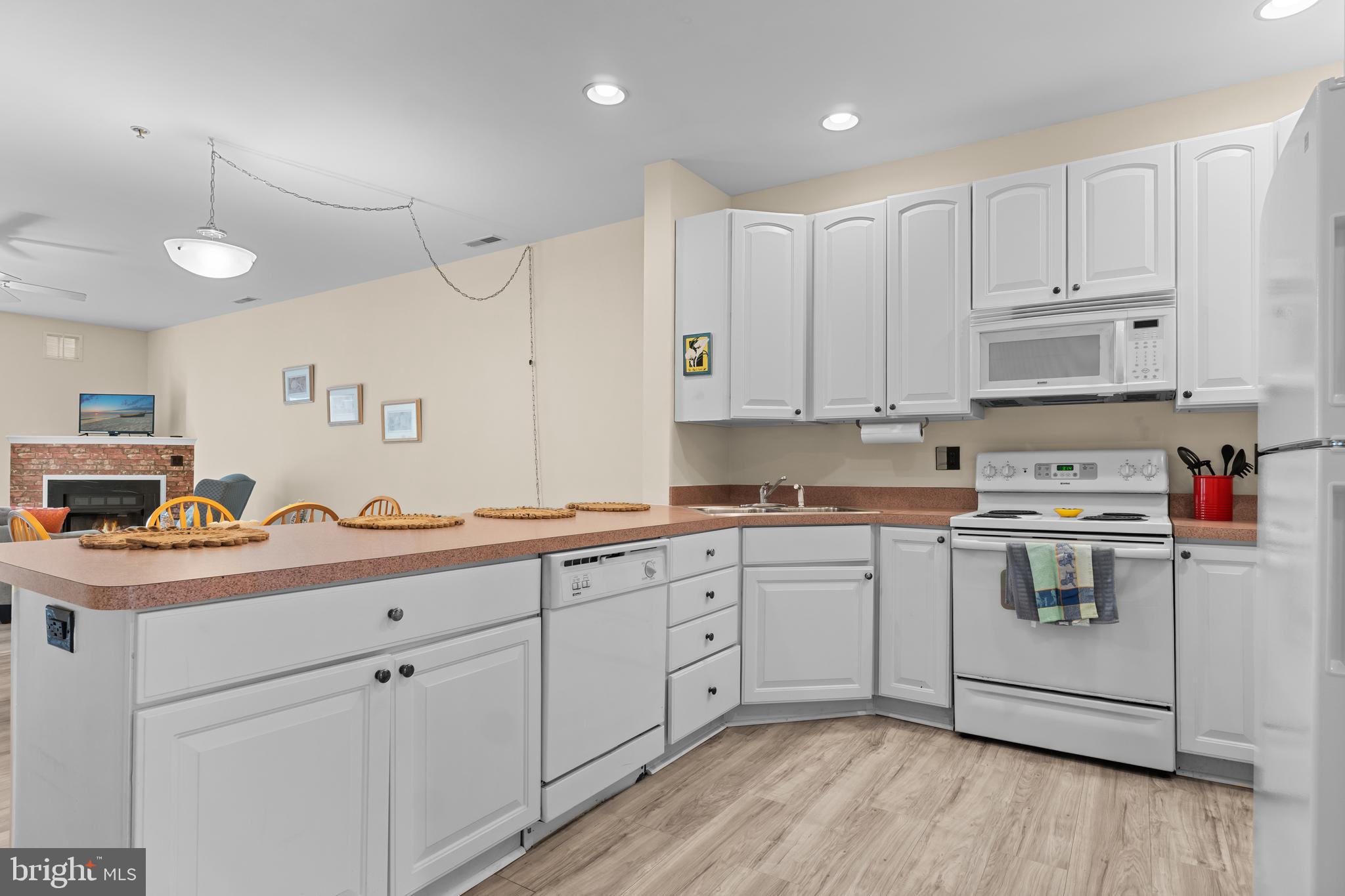 34297 SUMMERLYN DRIVE 502