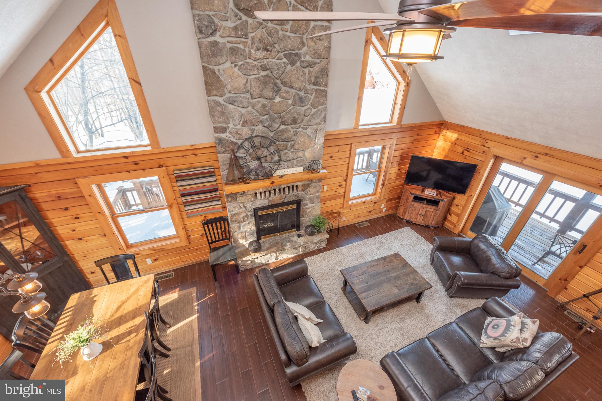 THE PINNACLE - Residential