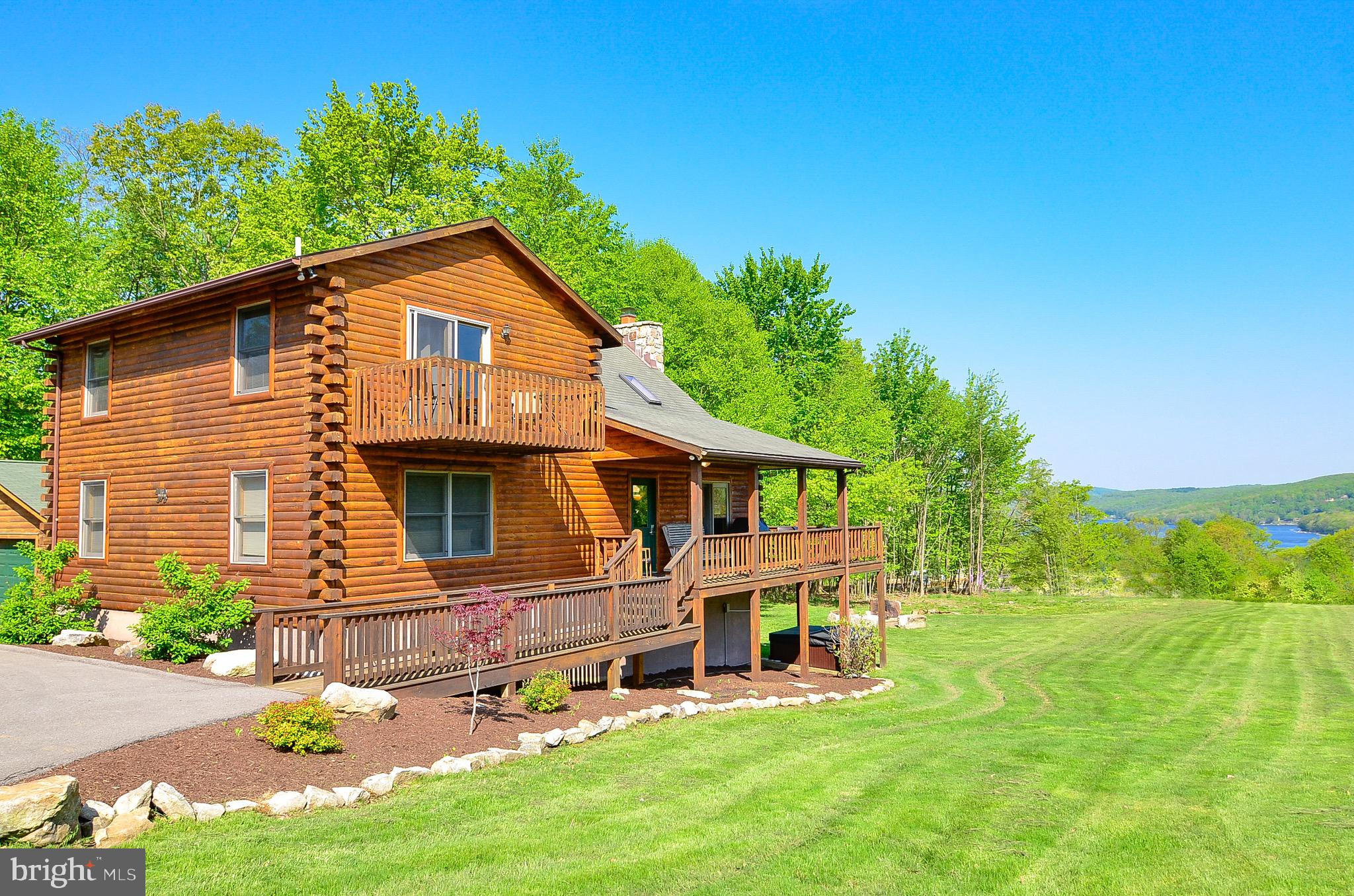 THE PINNACLE - Residential