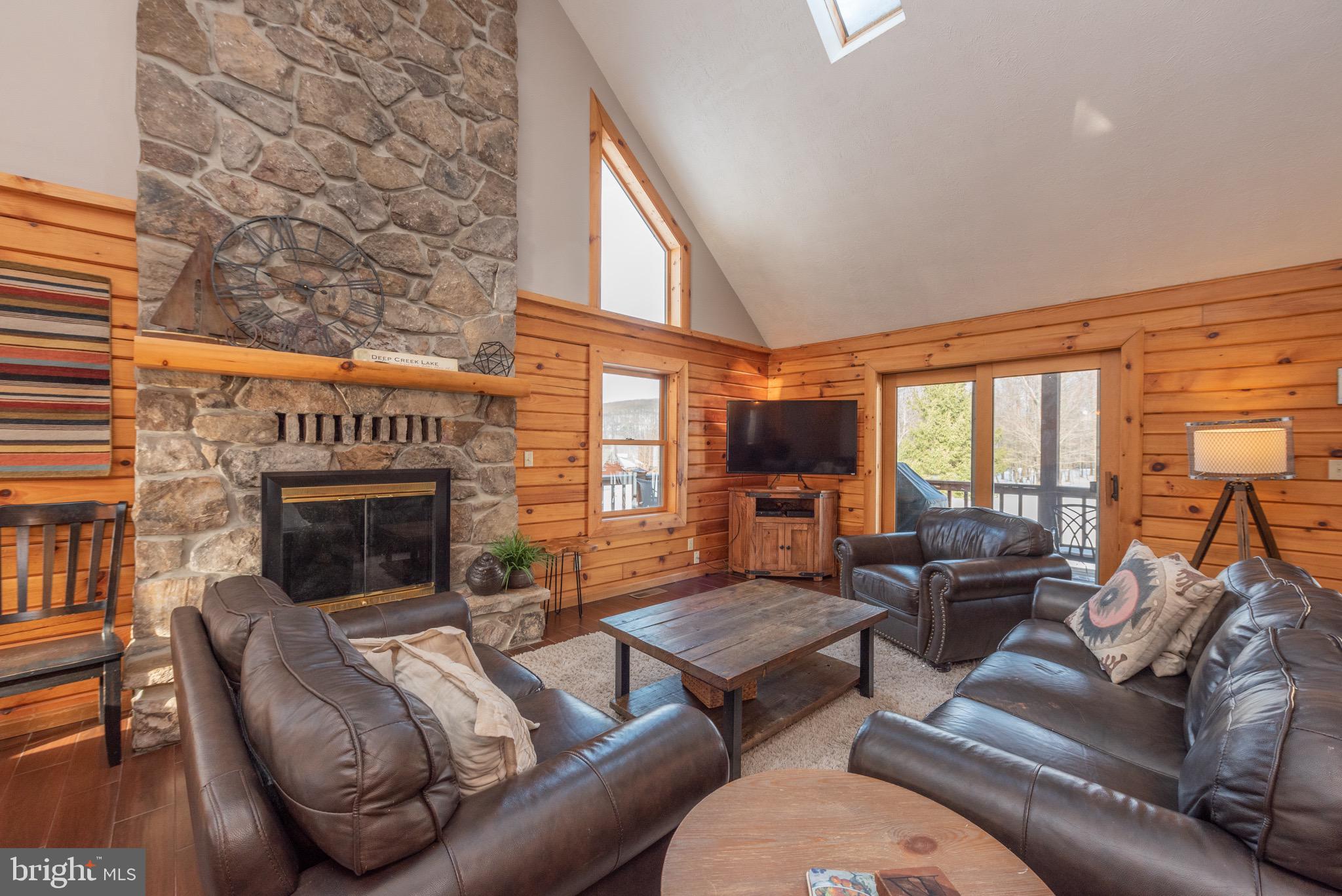 THE PINNACLE - Residential