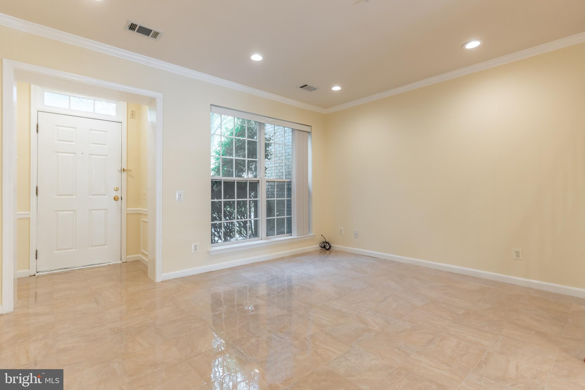 355 FALLSGROVE DRIVE 53