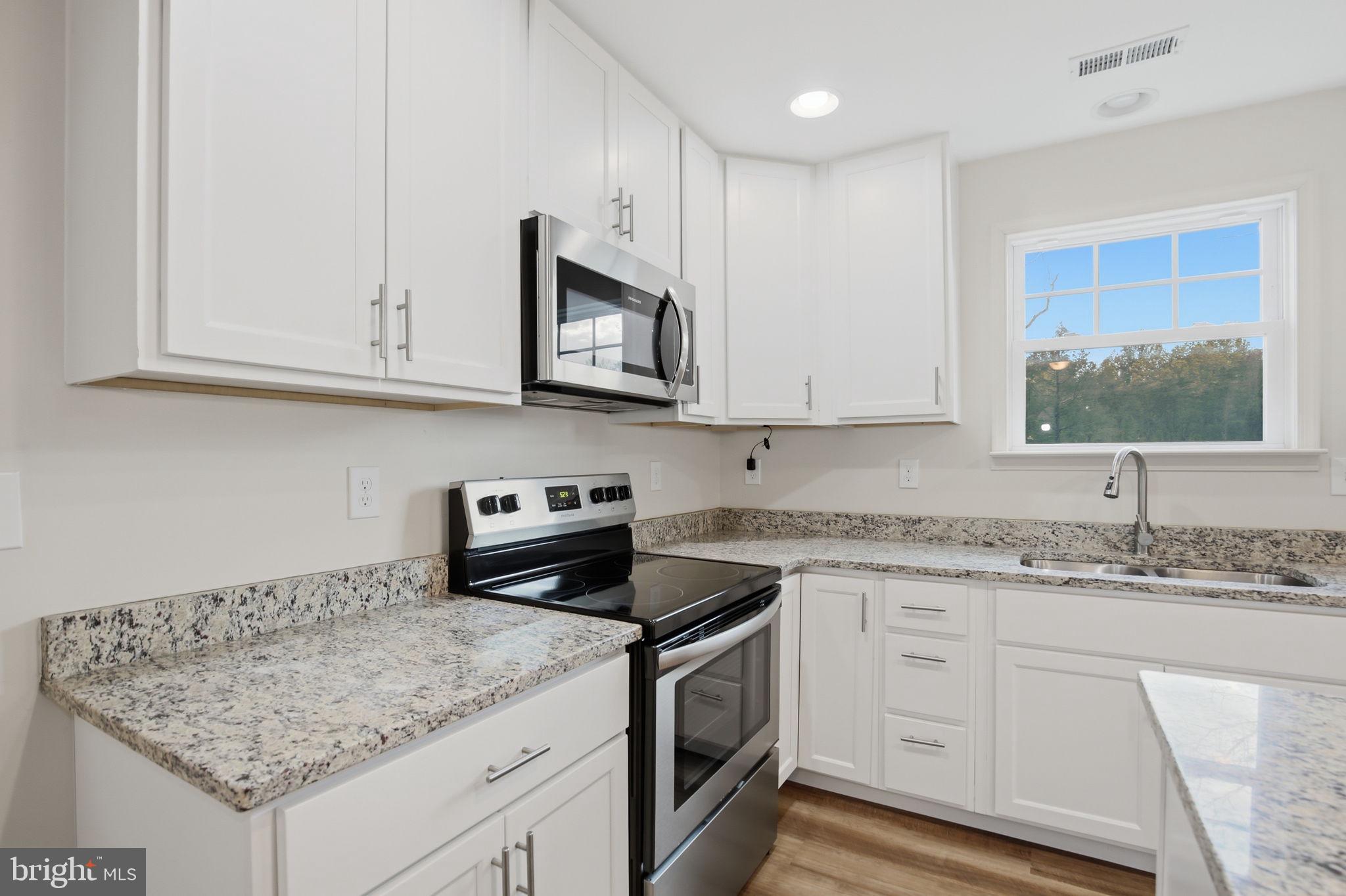 MOUNTAIN VIEW ESTATES - Residential