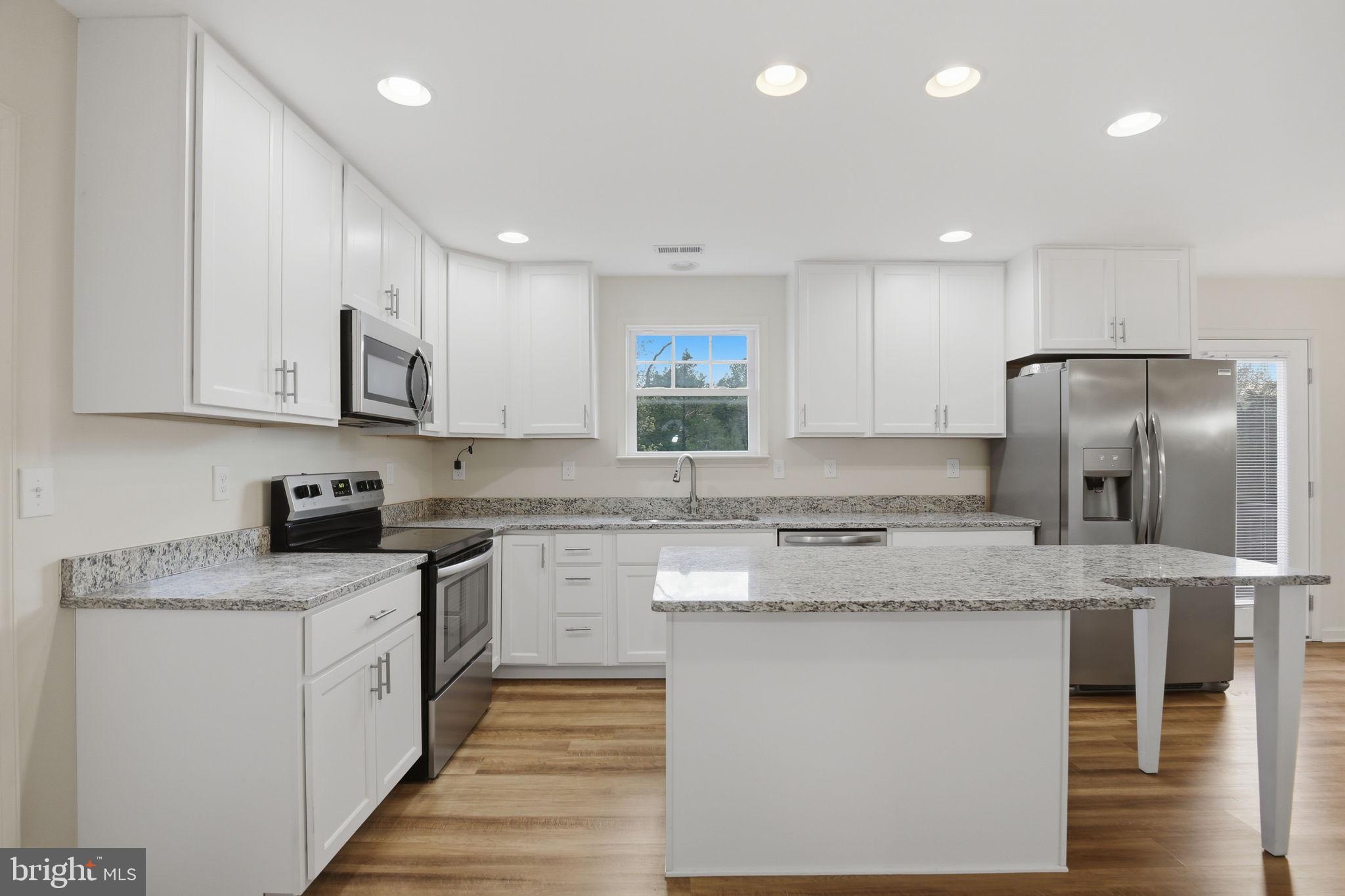 MOUNTAIN VIEW ESTATES - Residential