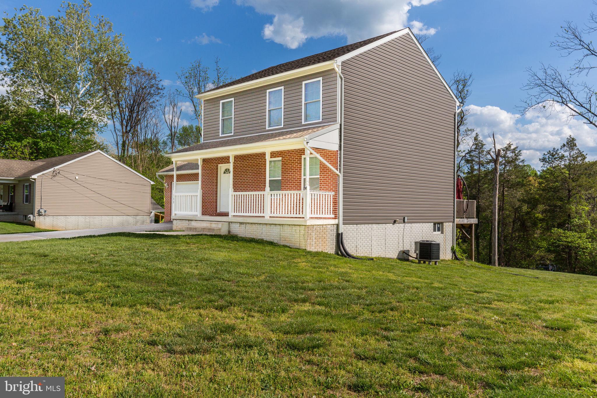 MOUNTAIN VIEW ESTATES - Residential