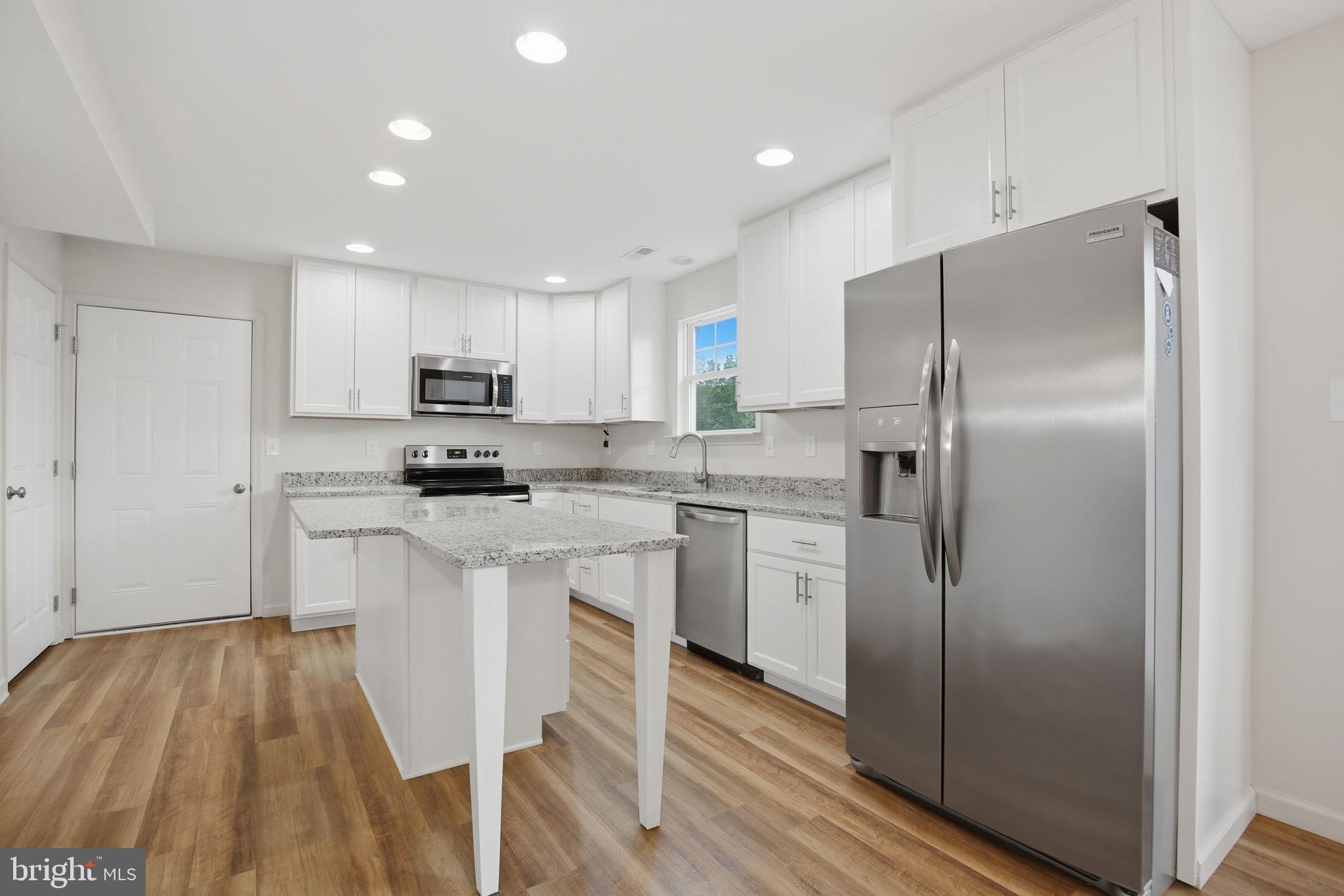 MOUNTAIN VIEW ESTATES - Residential