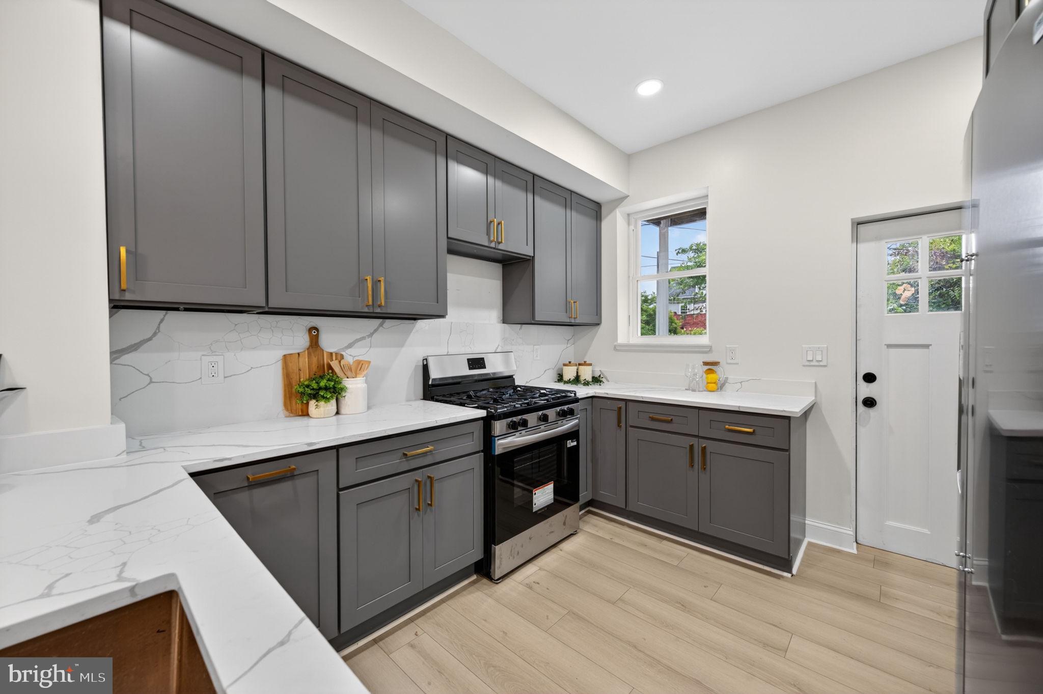 WEST FOREST PARK - Residential