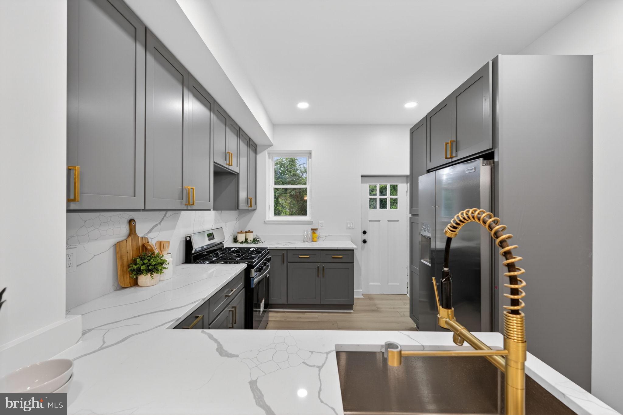 WEST FOREST PARK - Residential