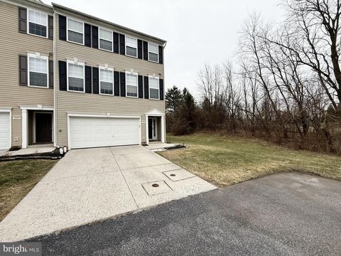 Photo of 2164 Golden Eagle Drive, YORK, PA 17408 (MLS # PAYK2096346)