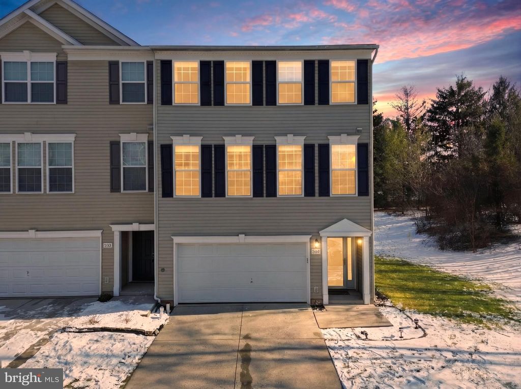 Photo of 2164 Golden Eagle Drive, YORK, PA 17408 (MLS # PAYK2096346)