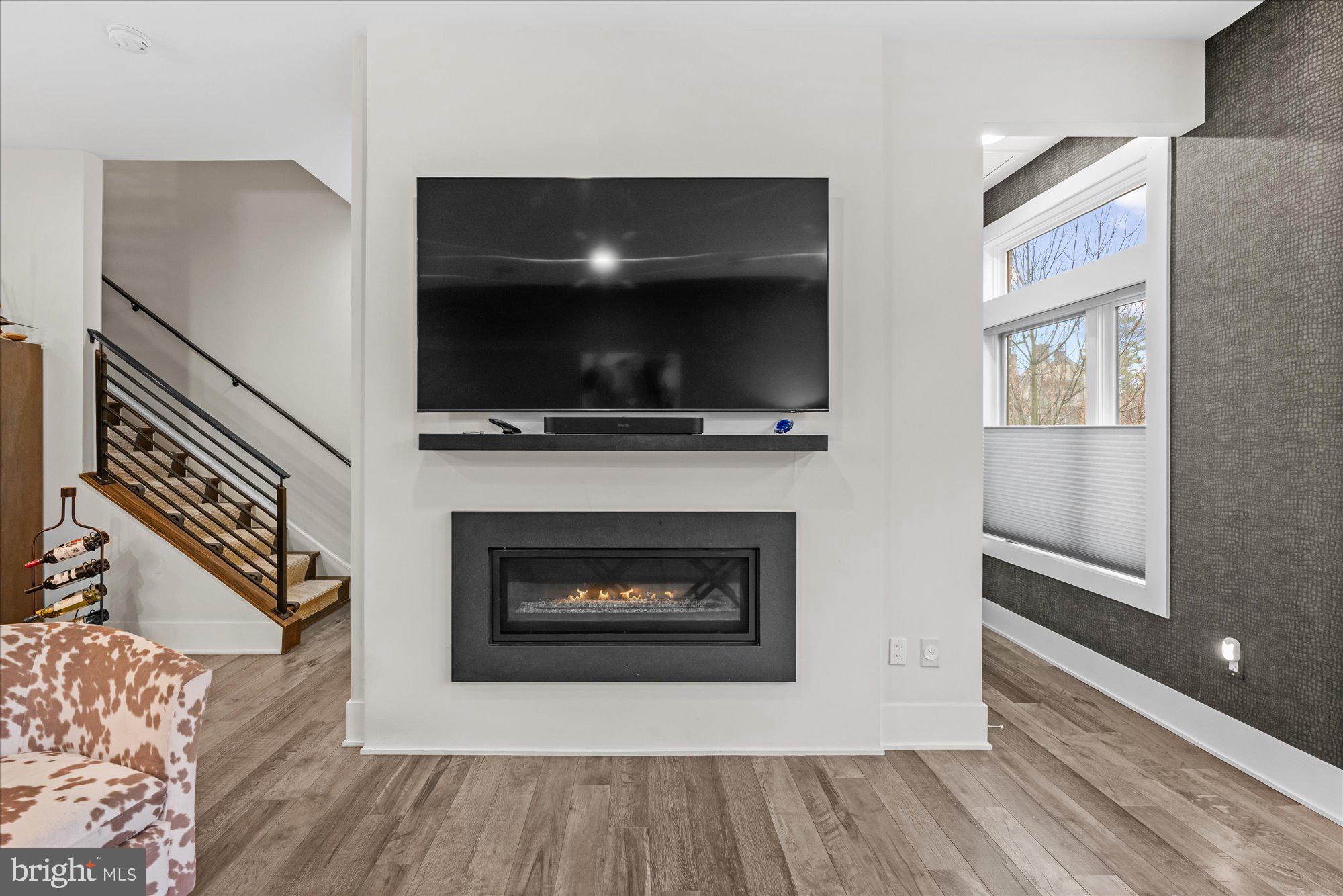 GROSVENOR HEIGHTS - Residential