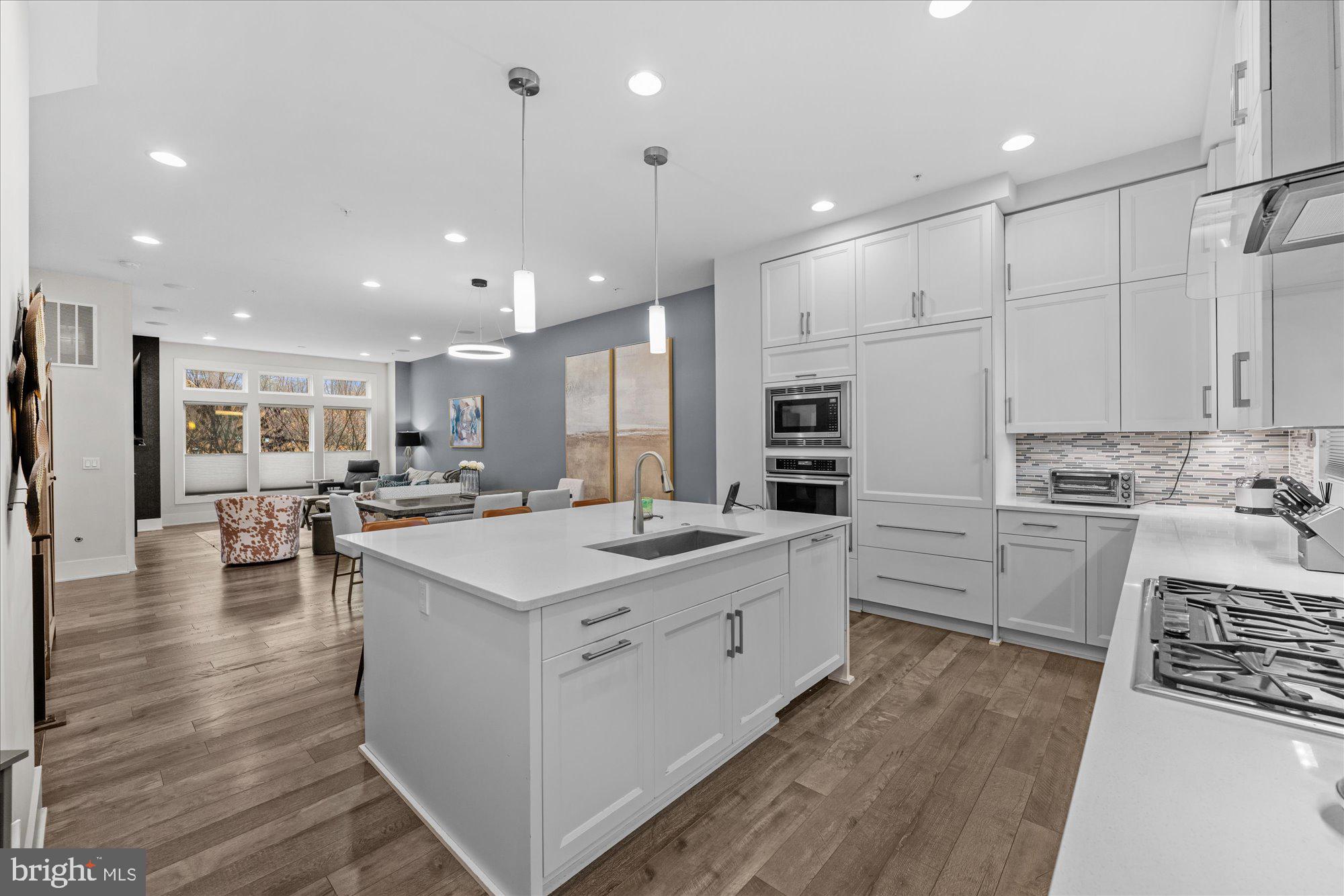 GROSVENOR HEIGHTS - Residential