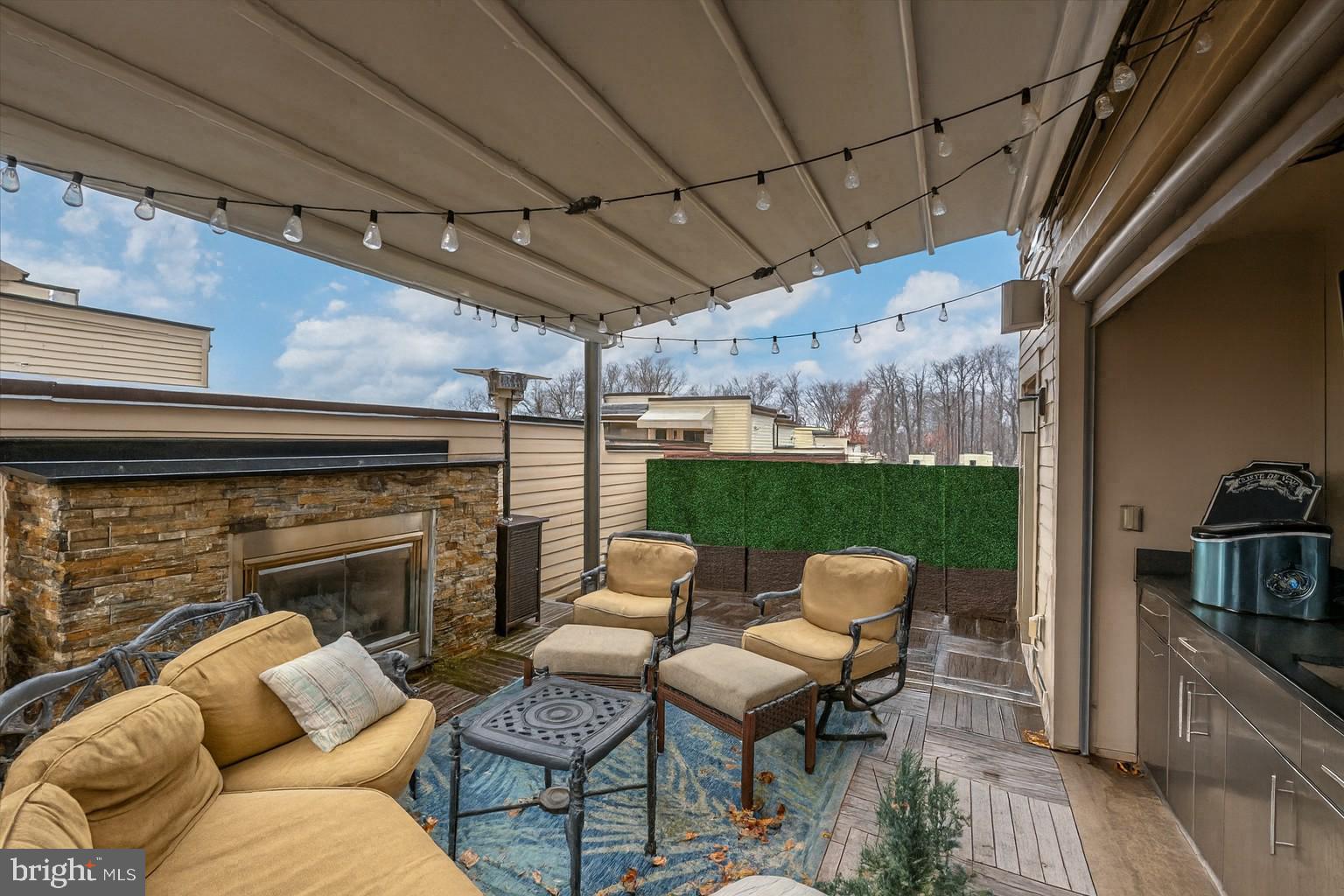 GROSVENOR HEIGHTS - Residential