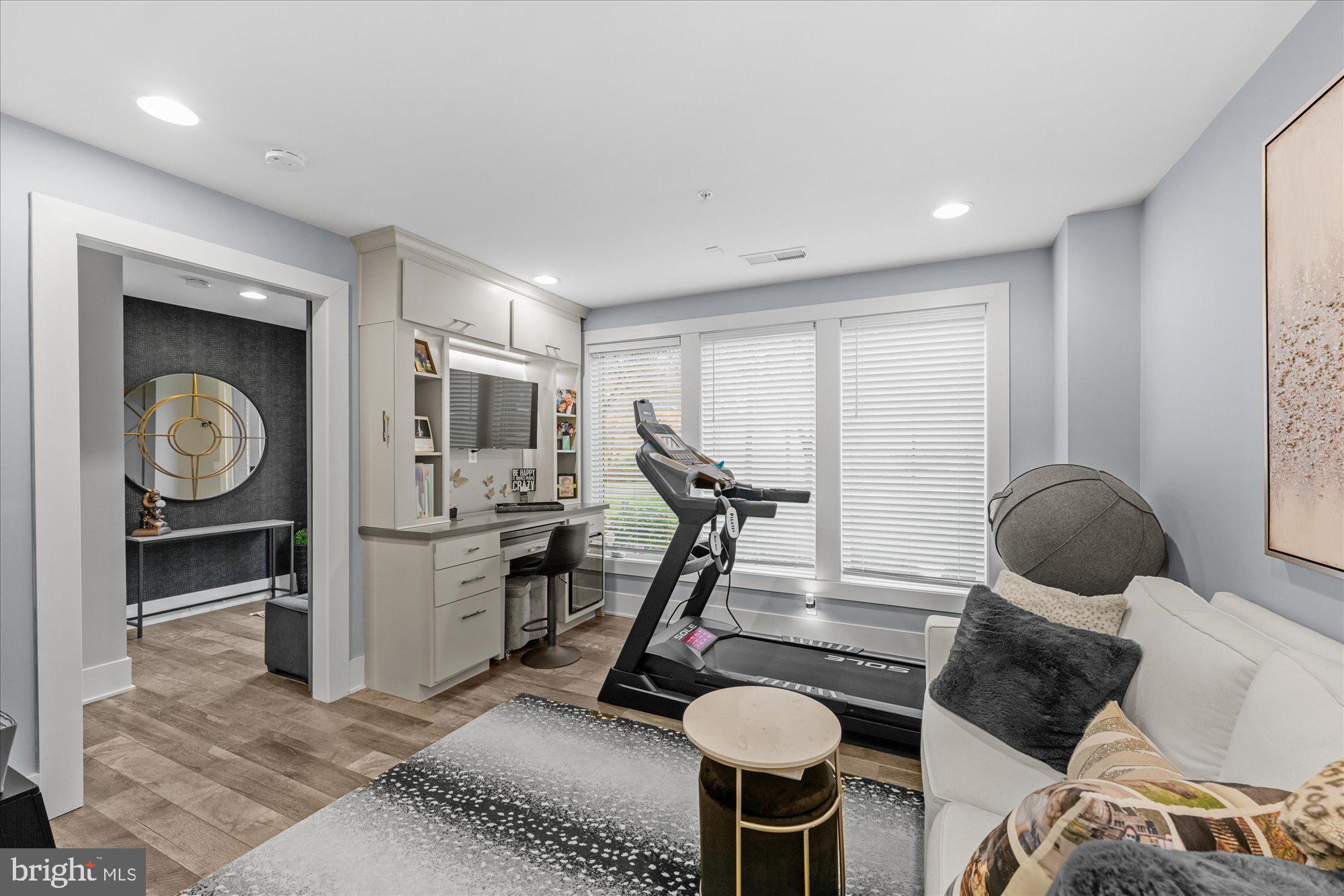 GROSVENOR HEIGHTS - Residential