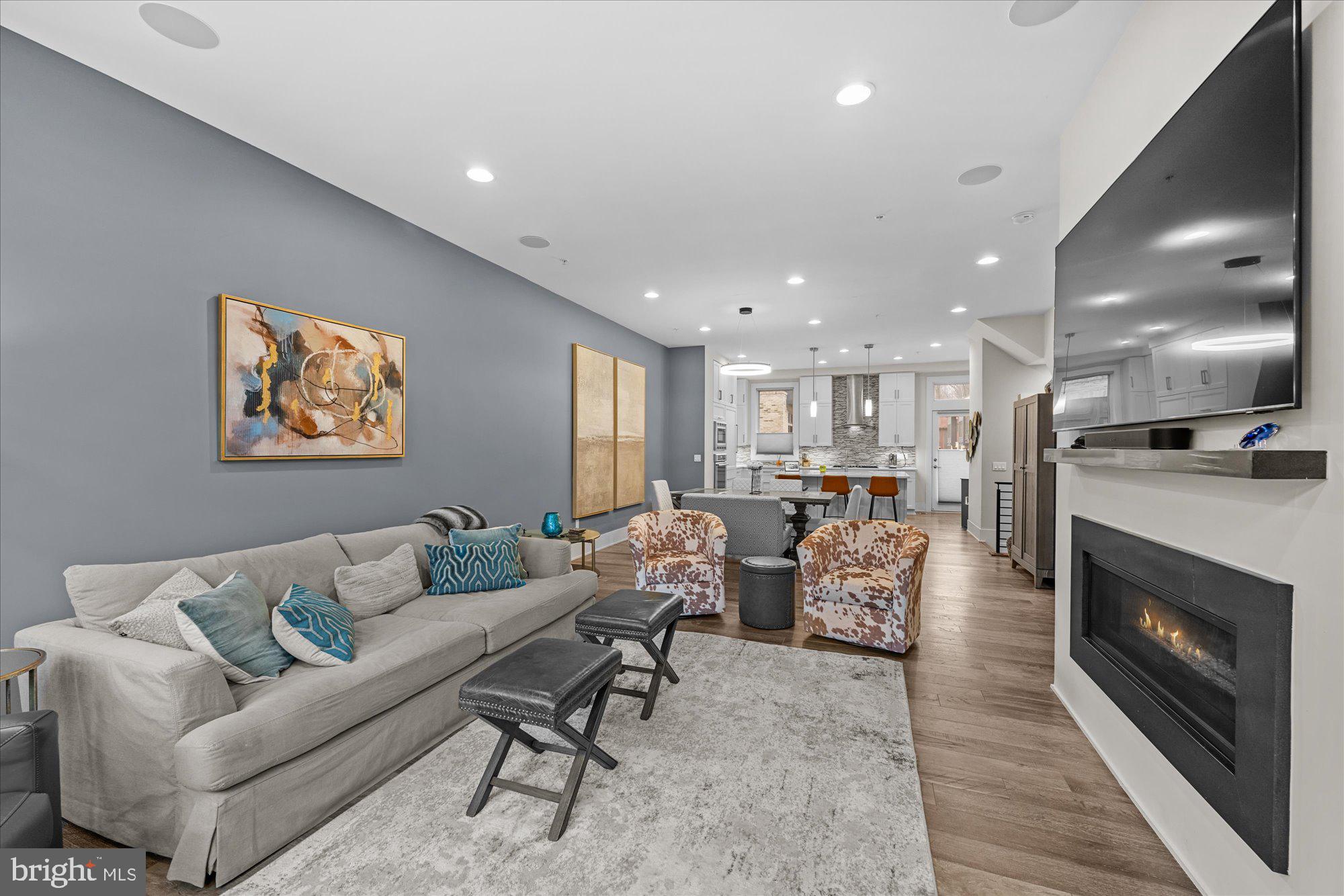 GROSVENOR HEIGHTS - Residential