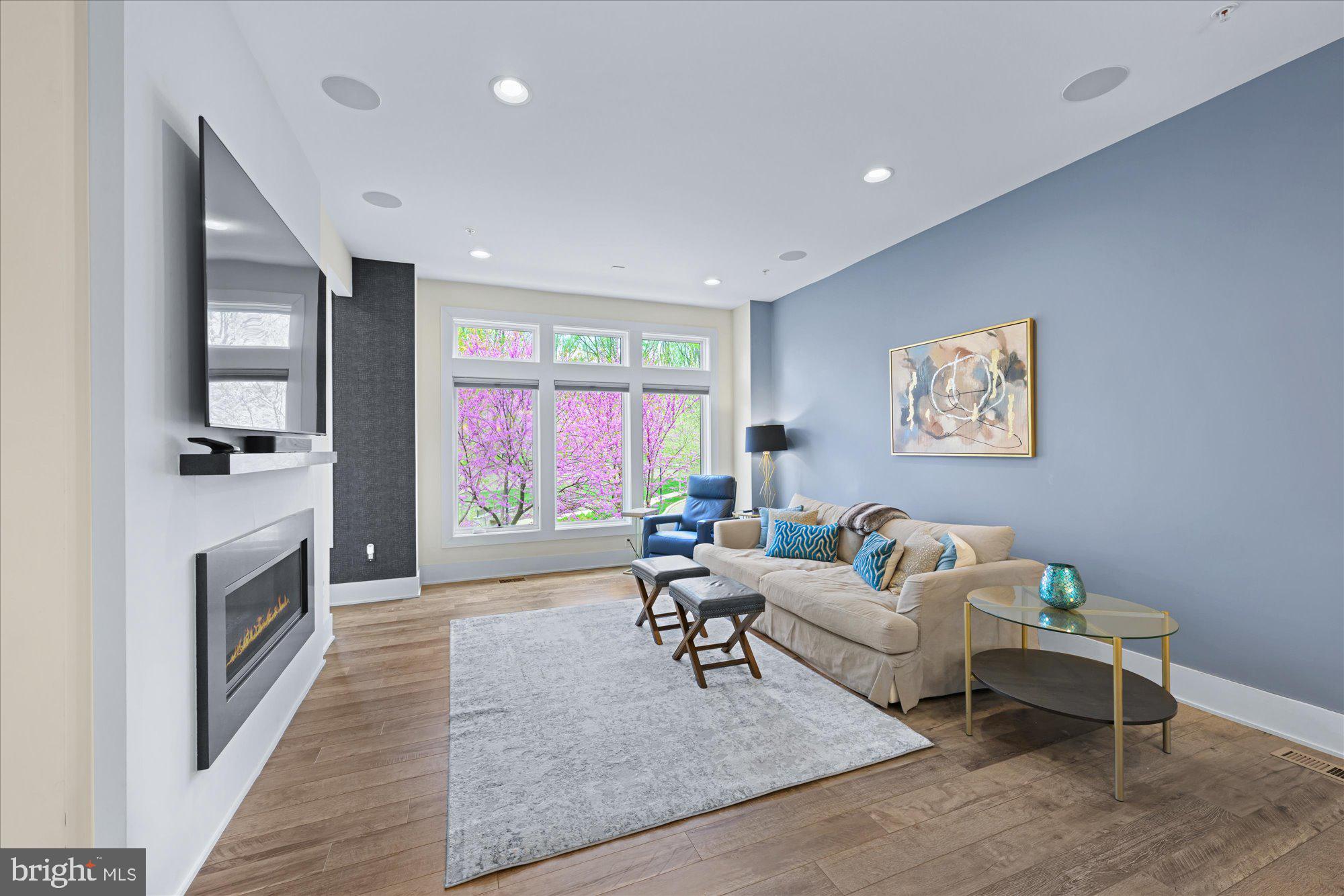 GROSVENOR HEIGHTS - Residential