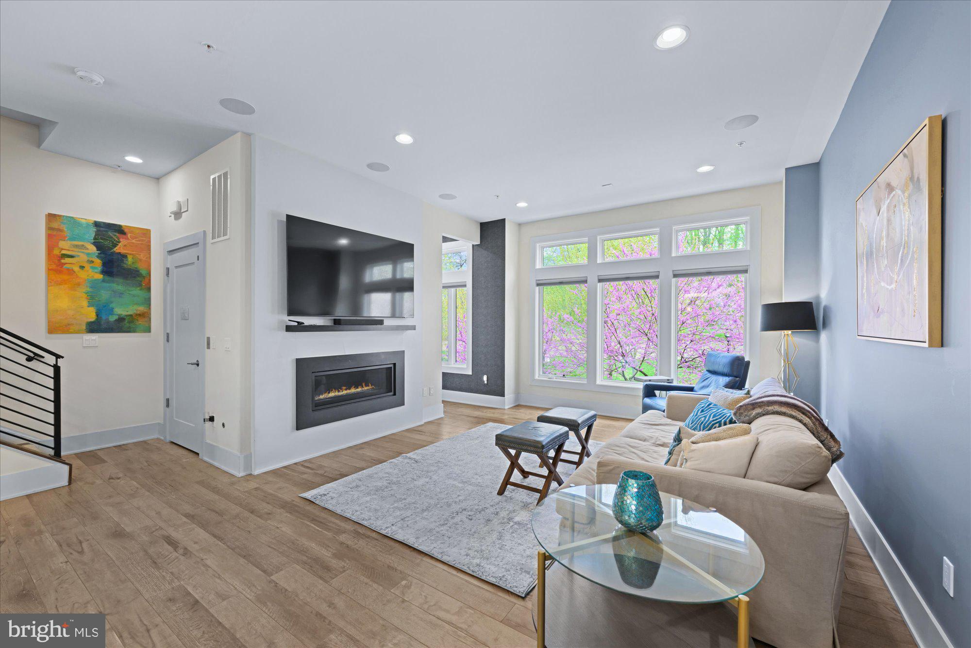 GROSVENOR HEIGHTS - Residential