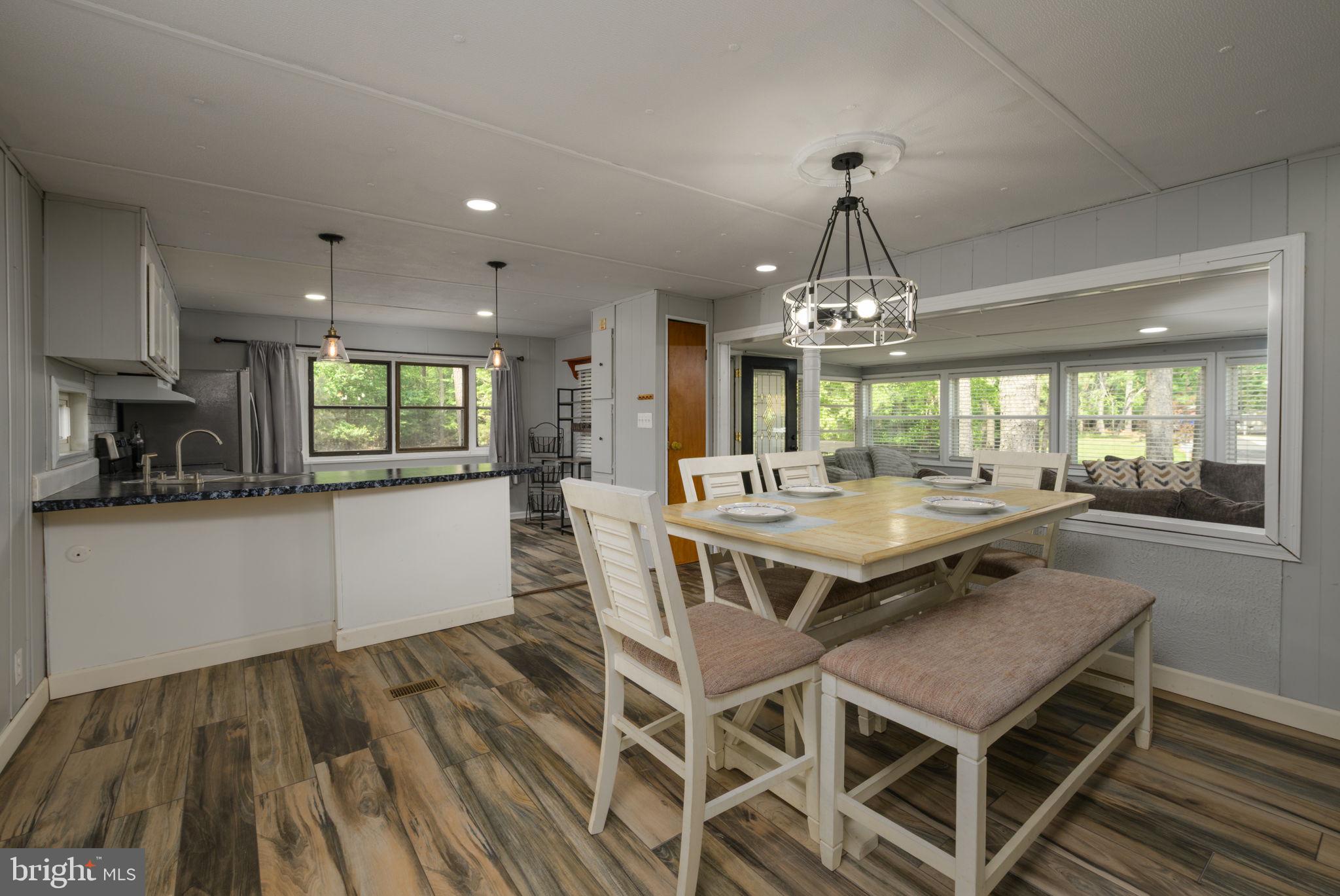 WHITE HOUSE BEACH - Residential